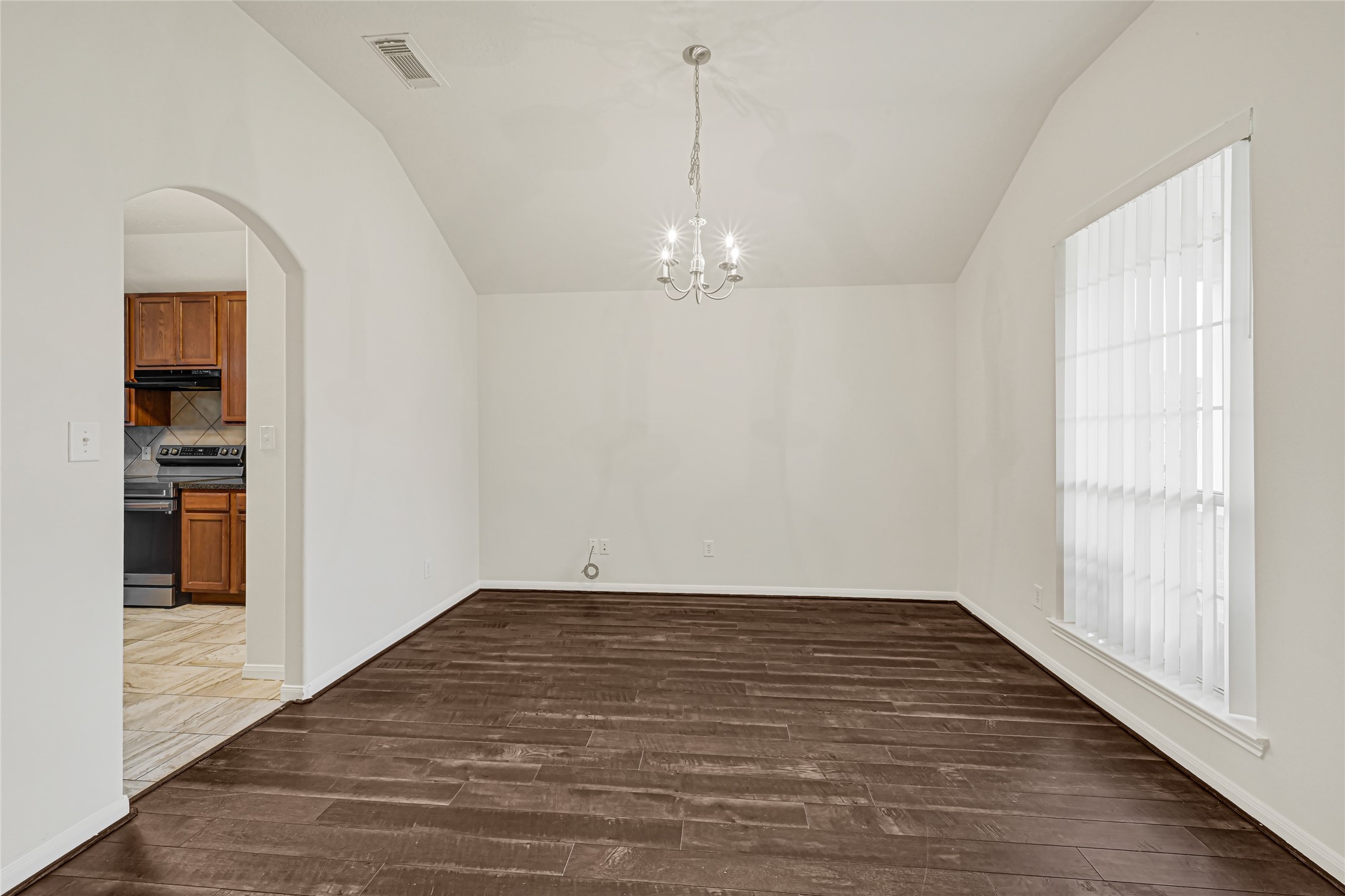 15130 Diamond Way Property Photo 8