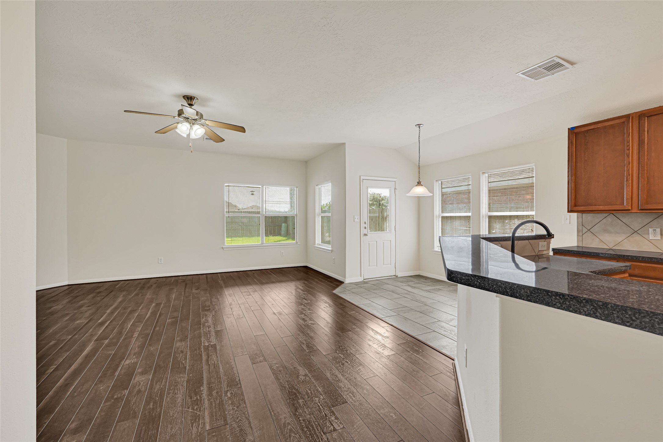 15130 Diamond Way Property Photo 11