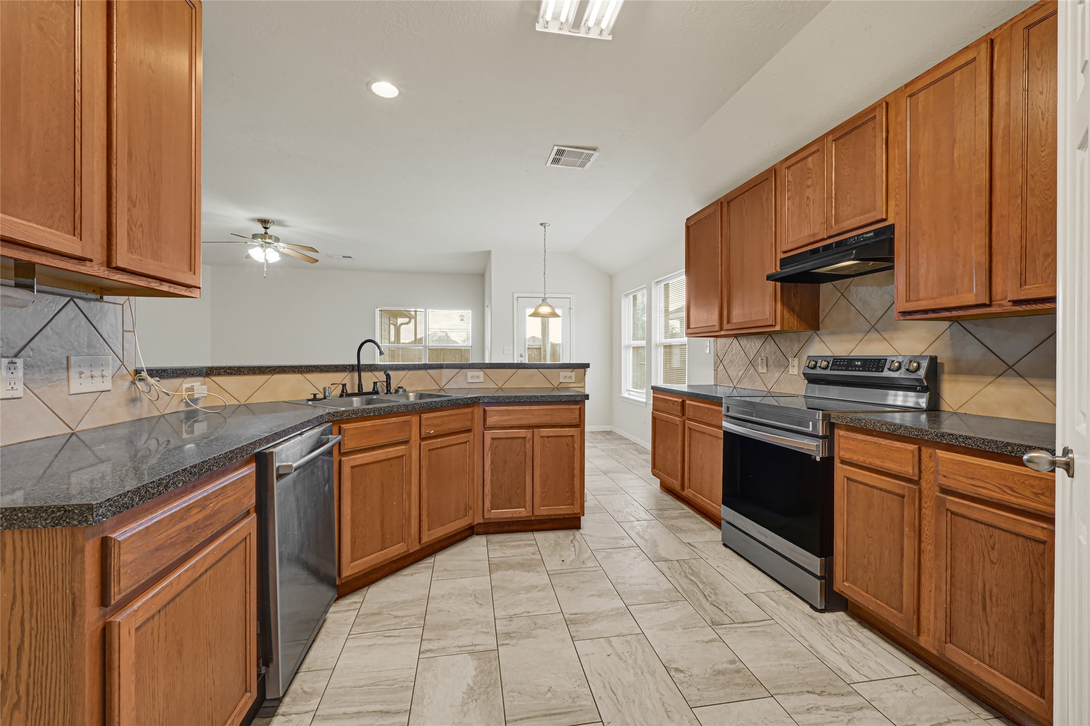15130 Diamond Way Property Photo 17