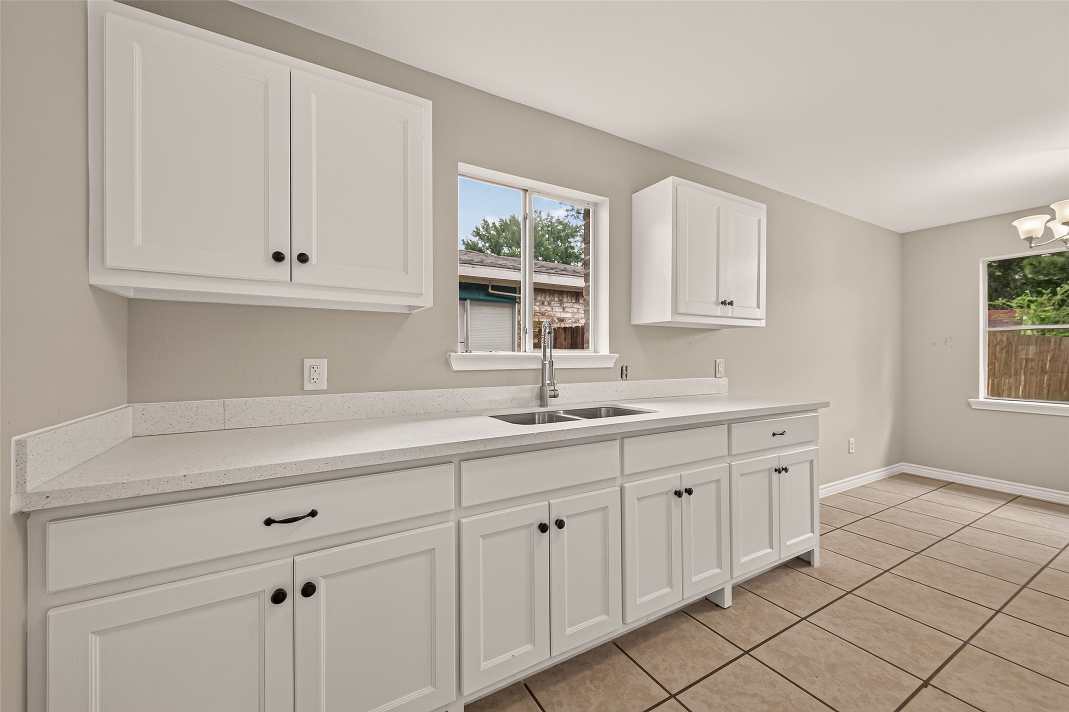 8607 Valley Forest Drive Property Photo 11
