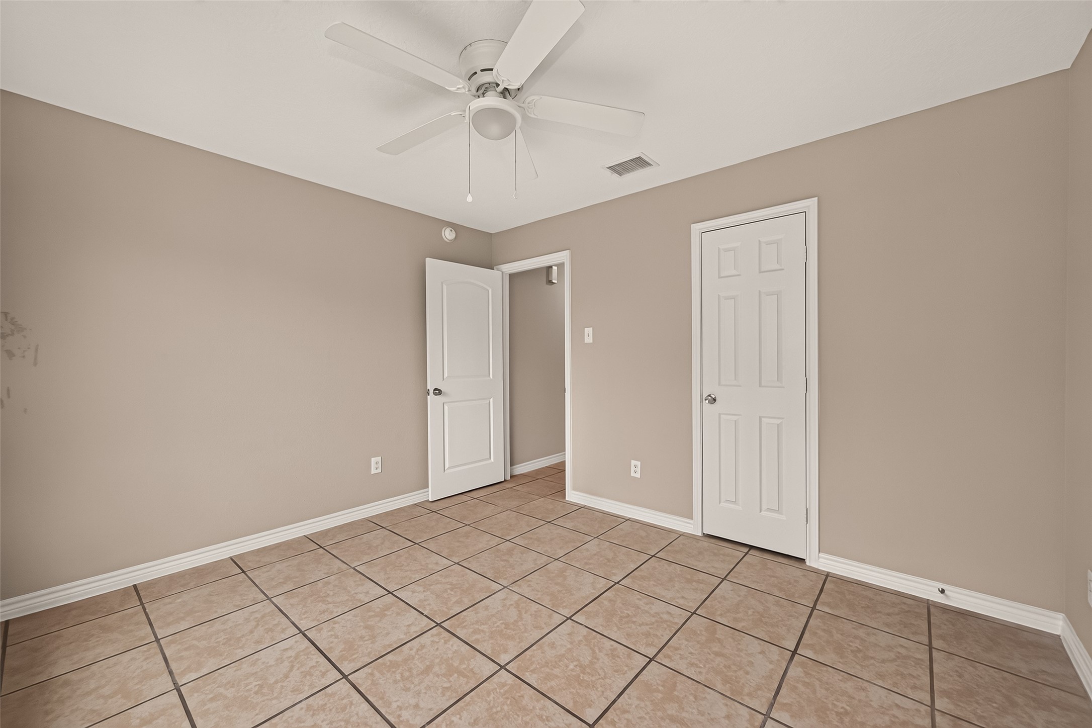 8607 Valley Forest Drive Property Photo 15