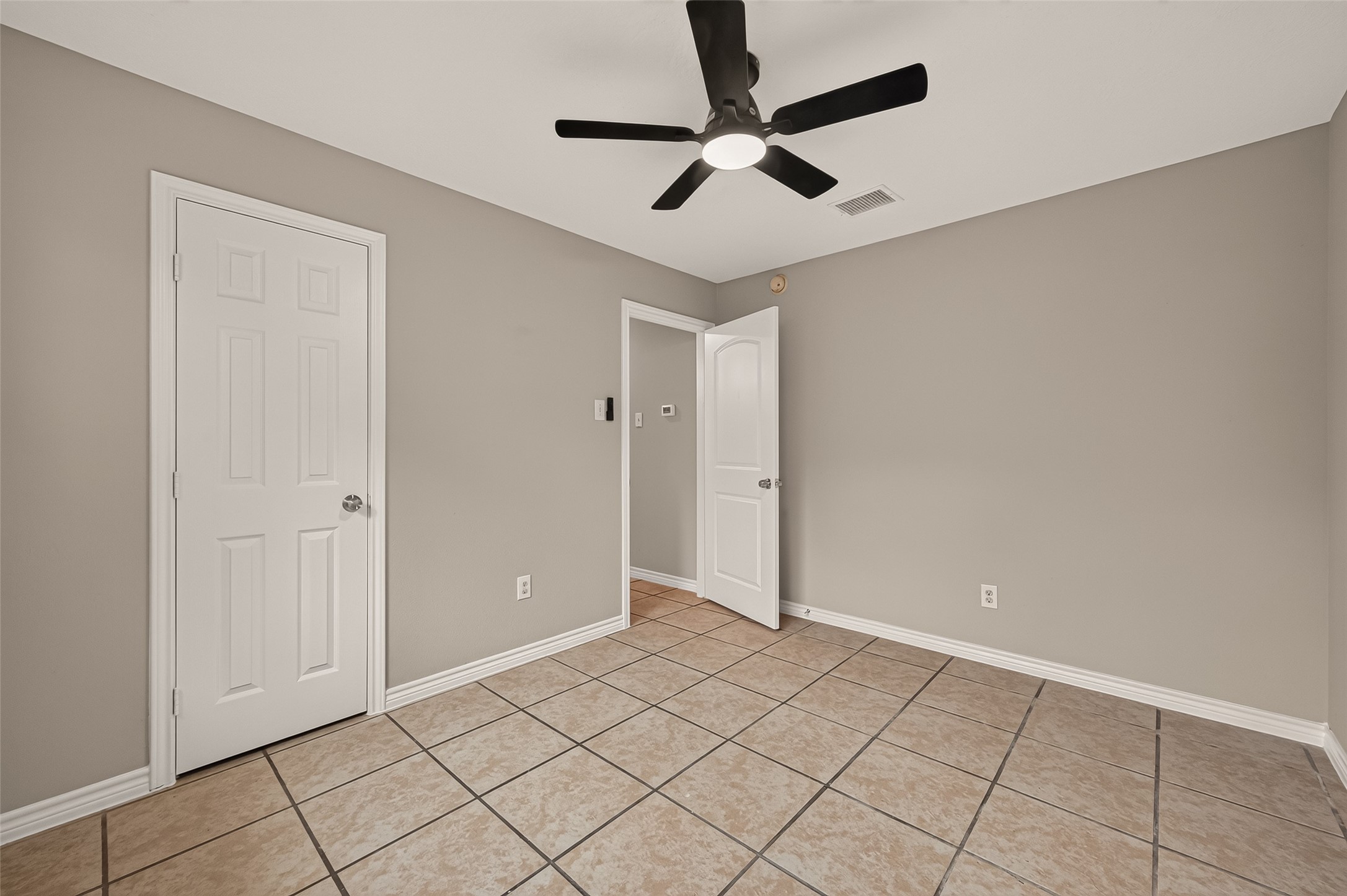 8607 Valley Forest Drive Property Photo 17
