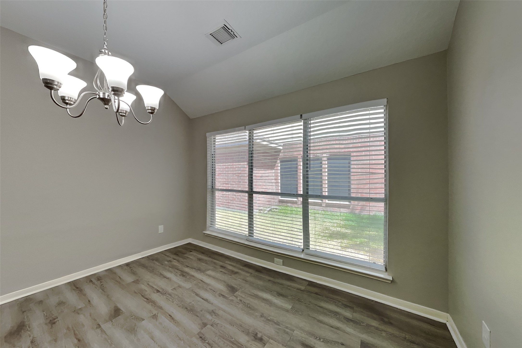 2146 Berkshire Elm Street Property Photo 6