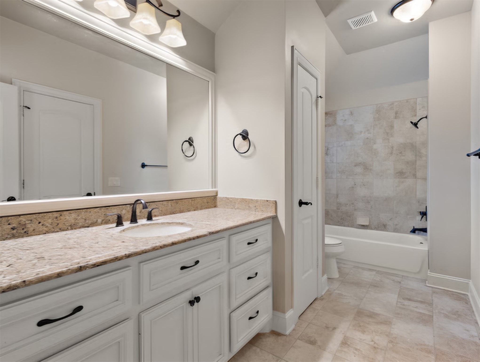 1303 Blantyre Way Property Photo 36