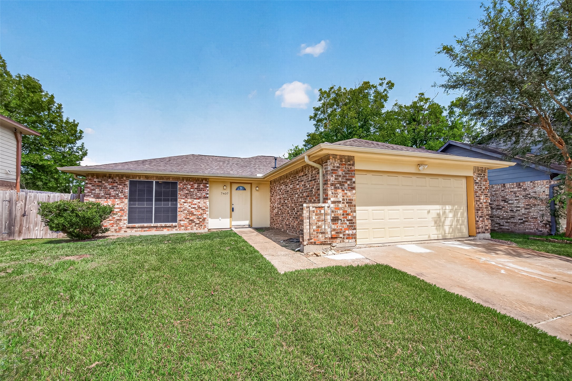 7407 Cortes Drive Property Photo 1
