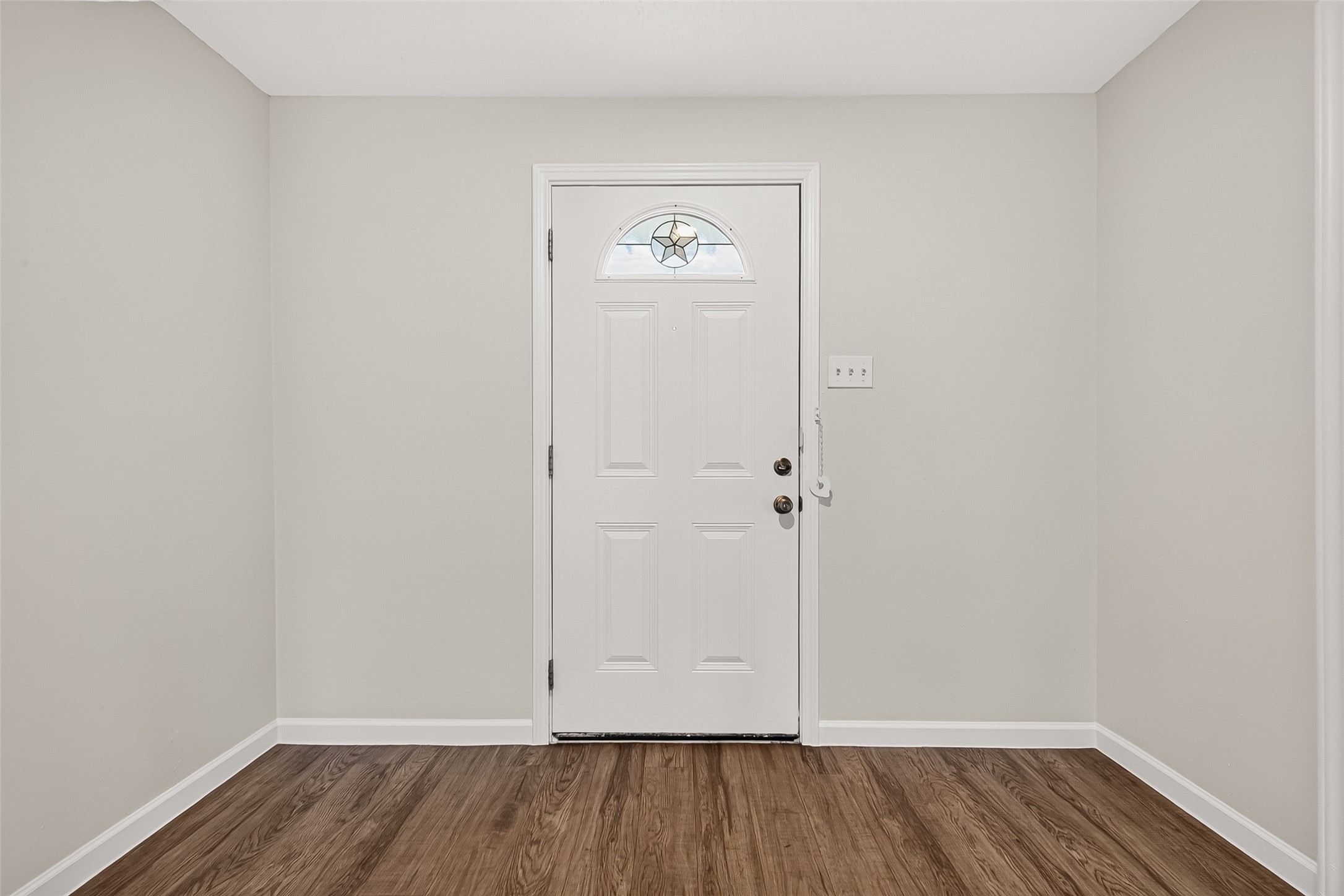 7407 Cortes Drive Property Photo 3