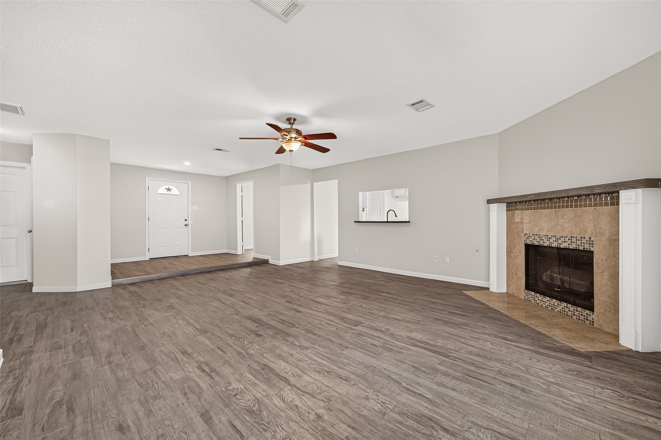 7407 Cortes Drive Property Photo 6