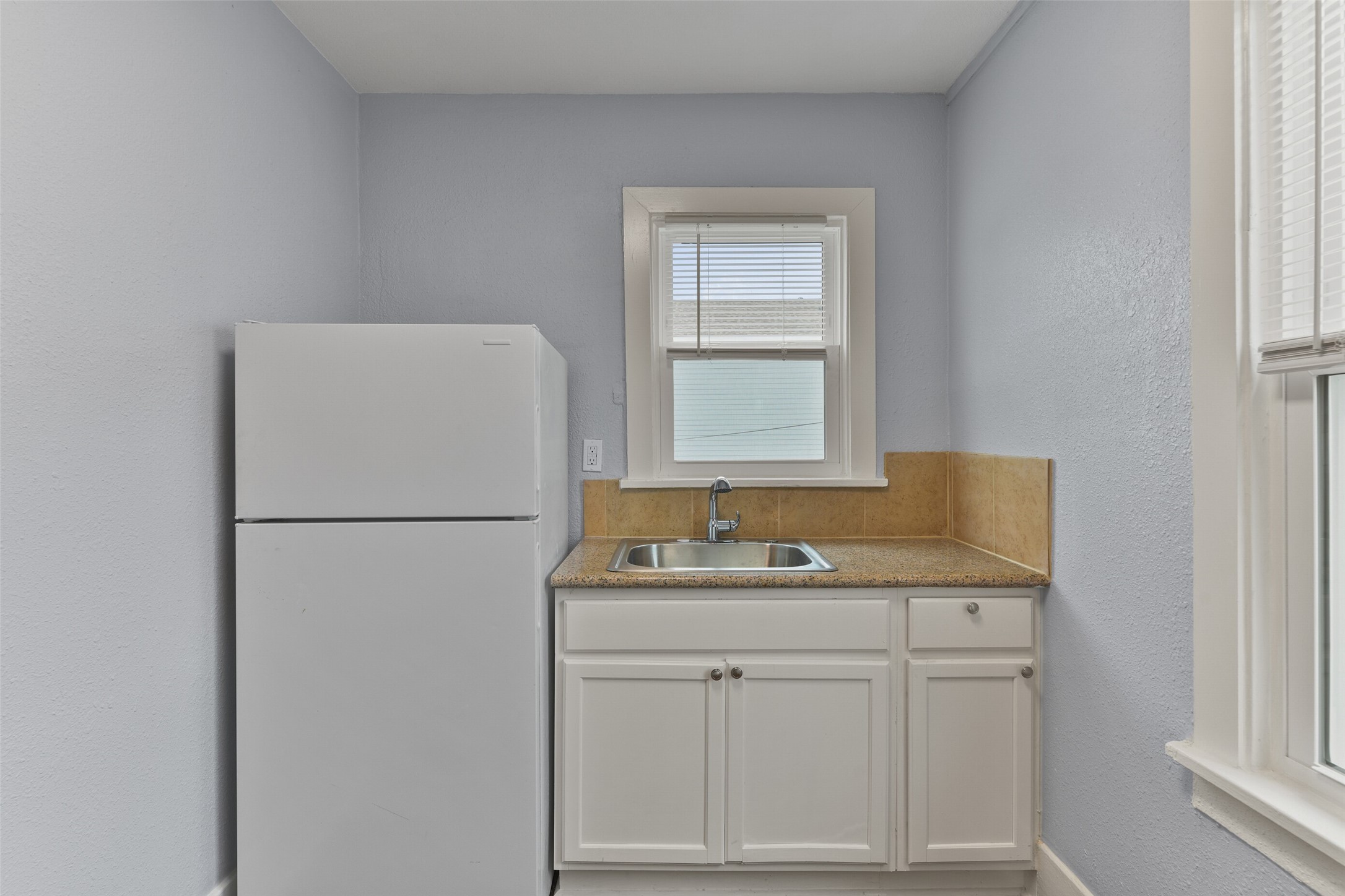 909 28th Street C Property Photo 8
