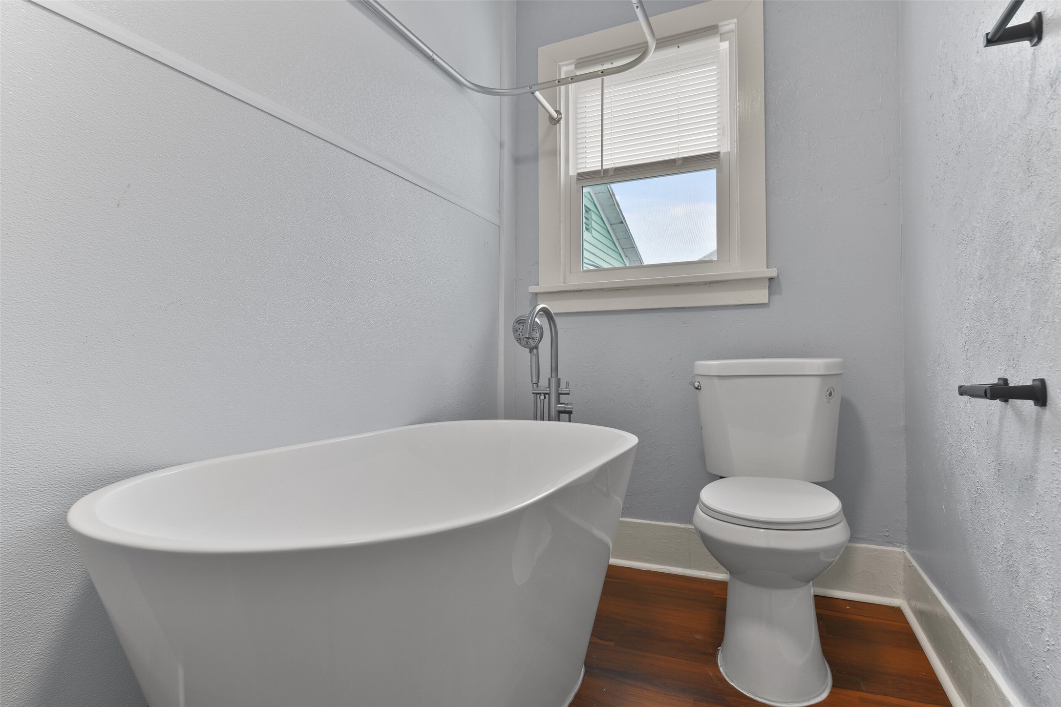 909 28th Street C Property Photo 15