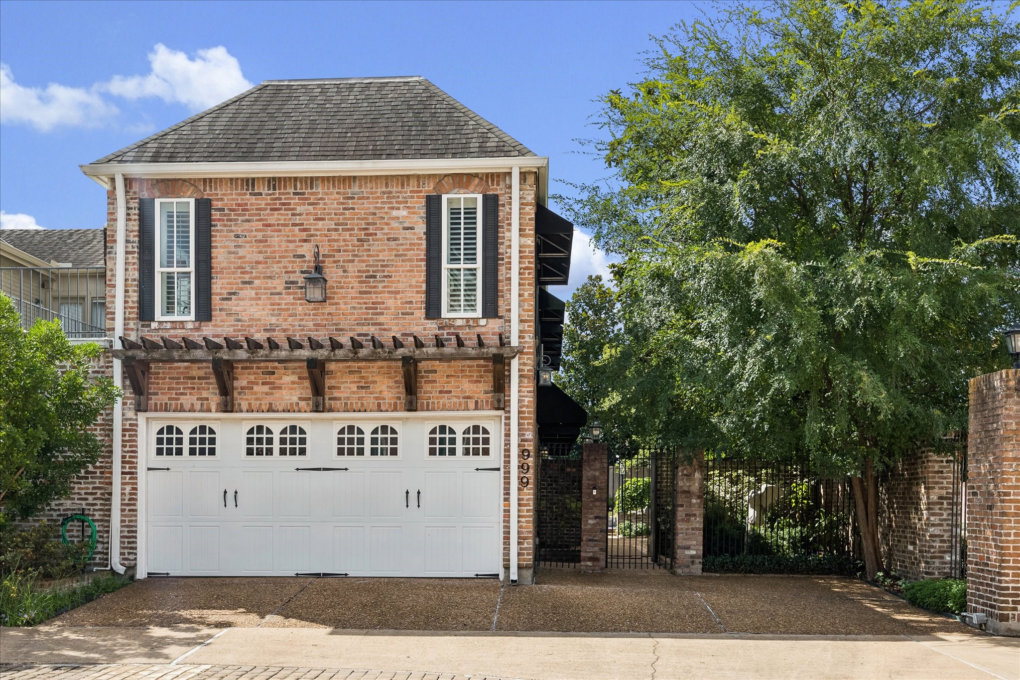 999 S Post Oak Lane Property Photo 2
