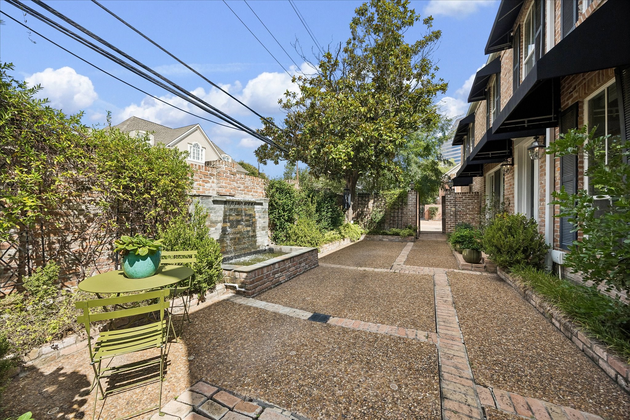 999 S Post Oak Lane Property Photo 9