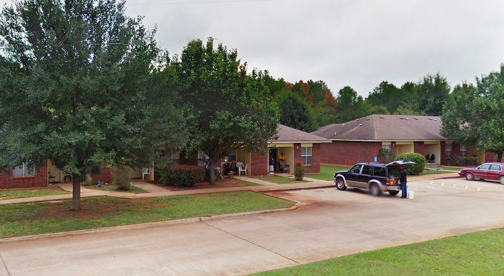 1000 Desoto Drive Property Photo 3