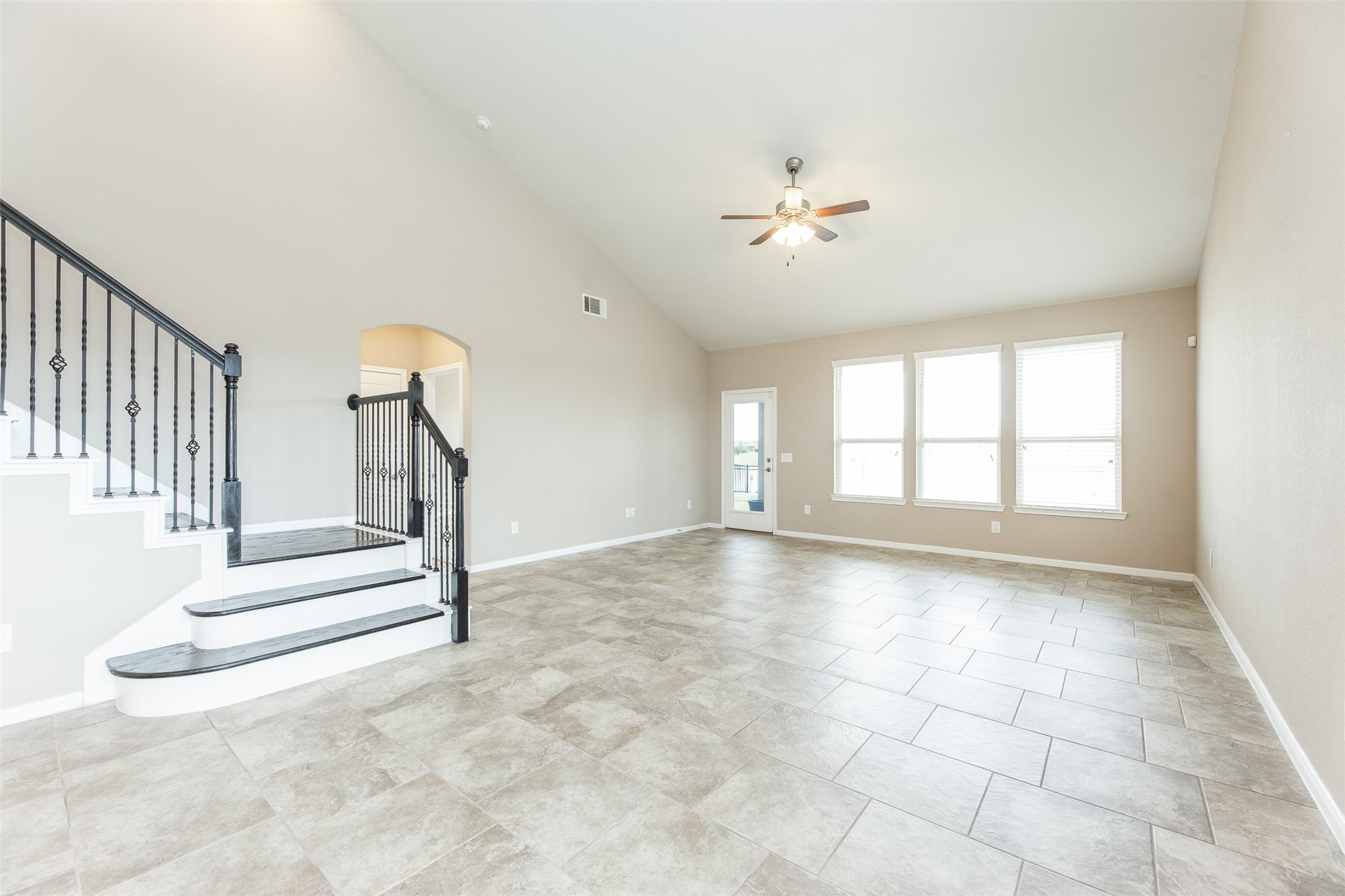 5302 Silver Ledge Drive Property Photo 7