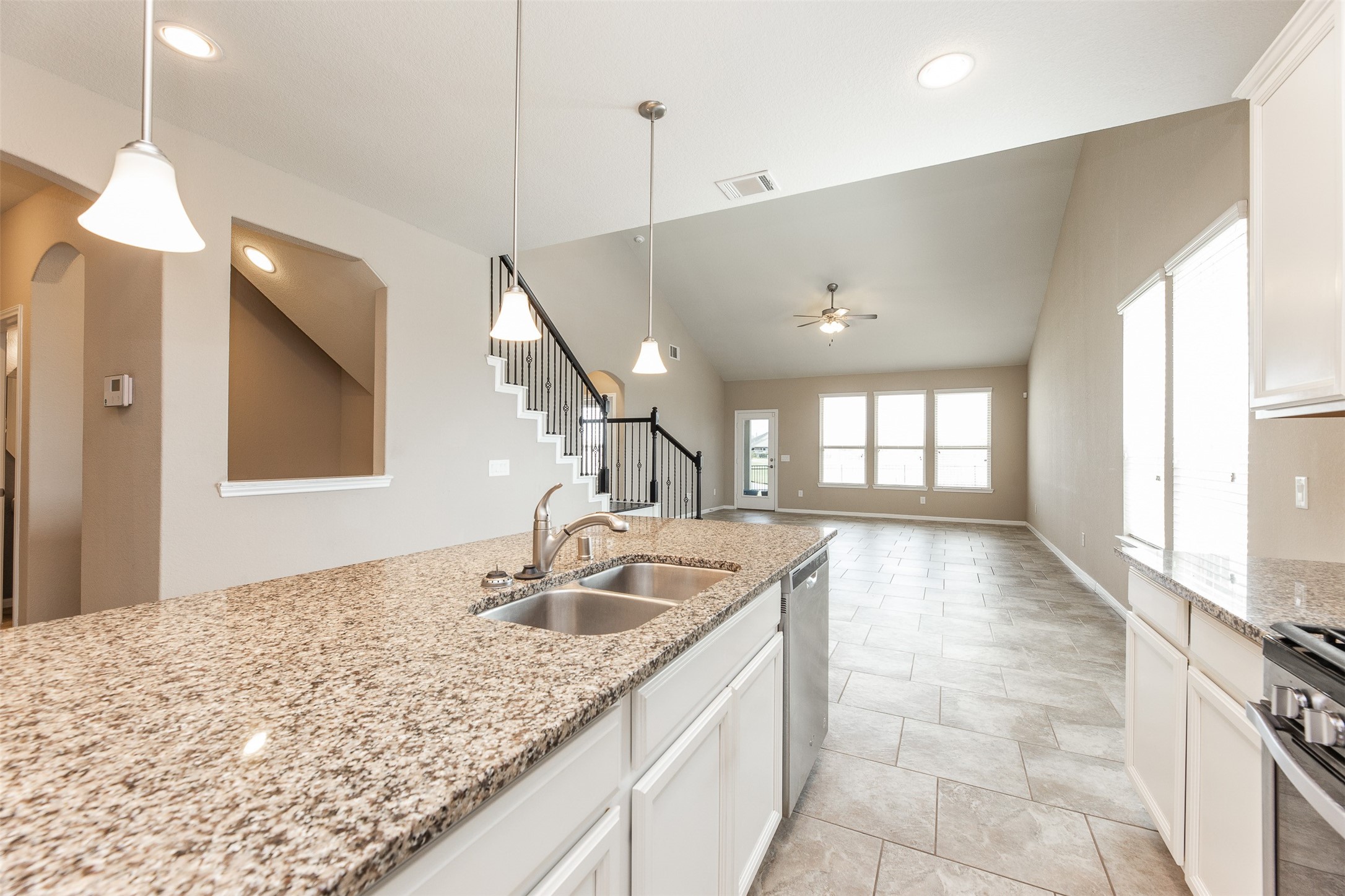 5302 Silver Ledge Drive Property Photo 12