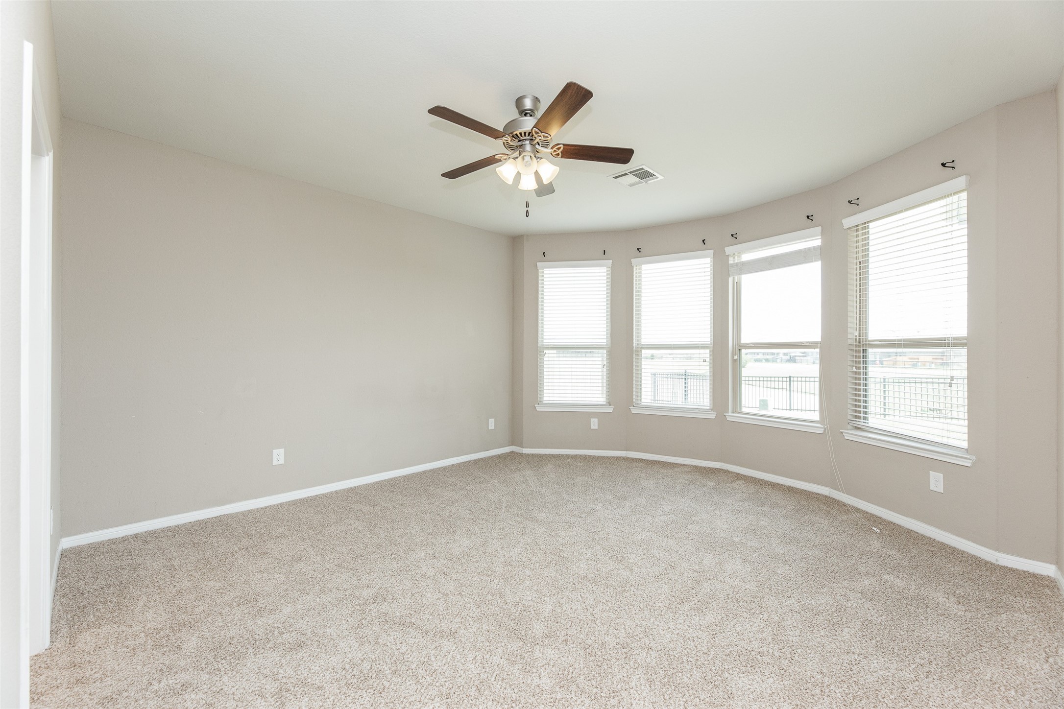 5302 Silver Ledge Drive Property Photo 13