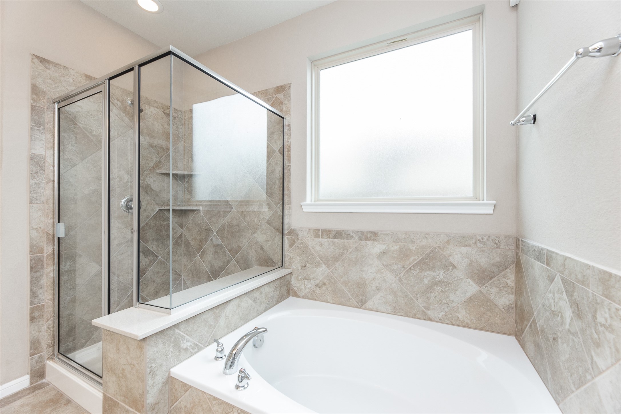 5302 Silver Ledge Drive Property Photo 16