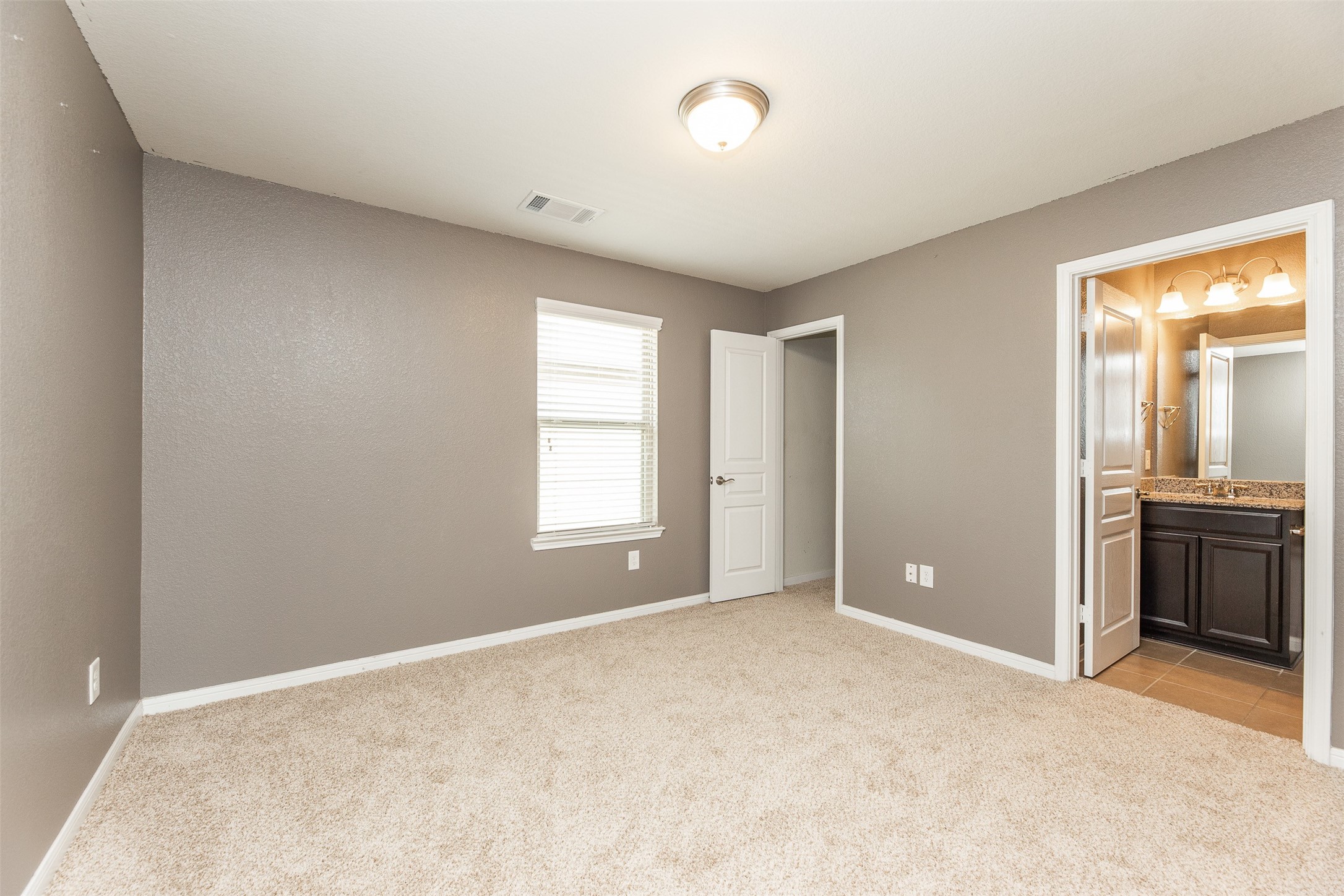 5302 Silver Ledge Drive Property Photo 22