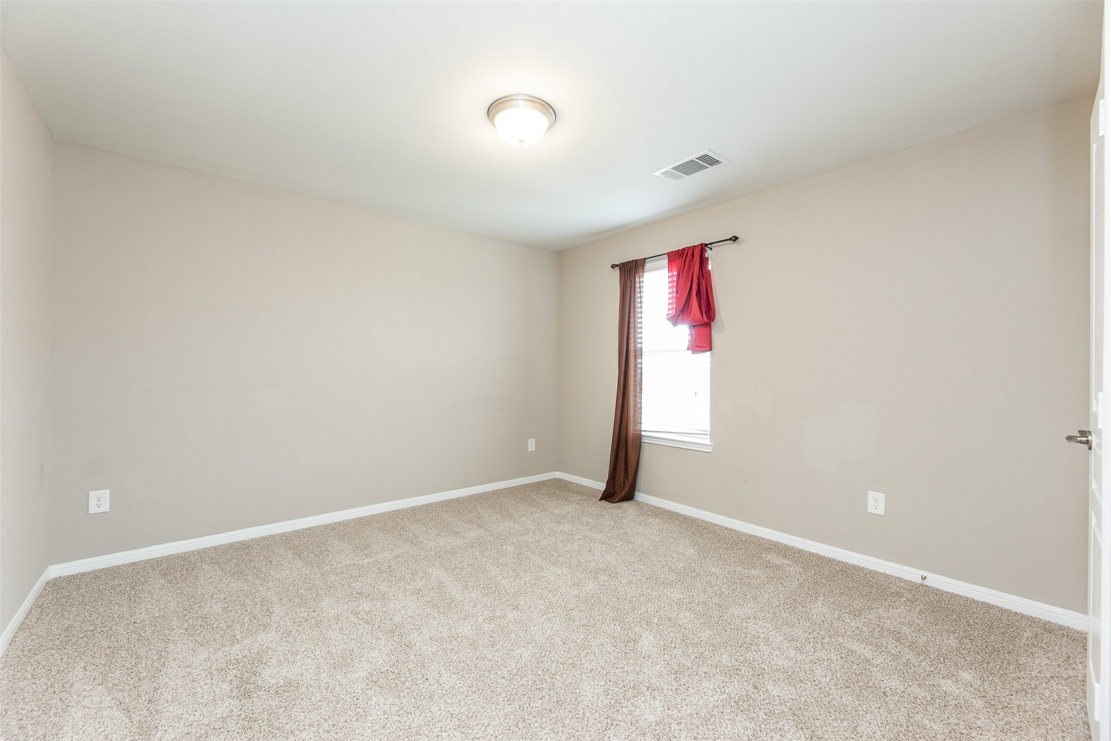 5302 Silver Ledge Drive Property Photo 24
