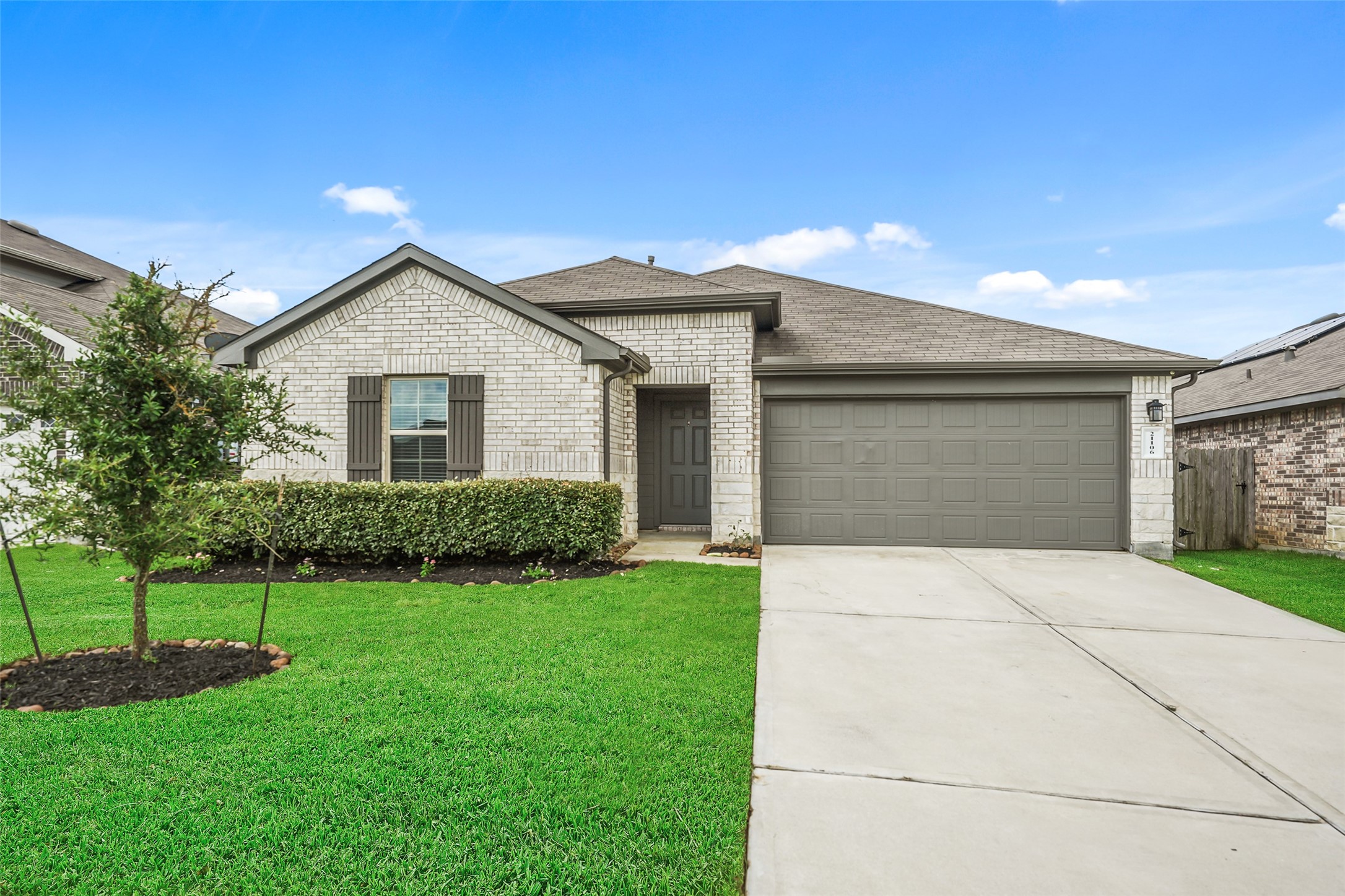 21106 Waze Lewis Drive Property Photo 2