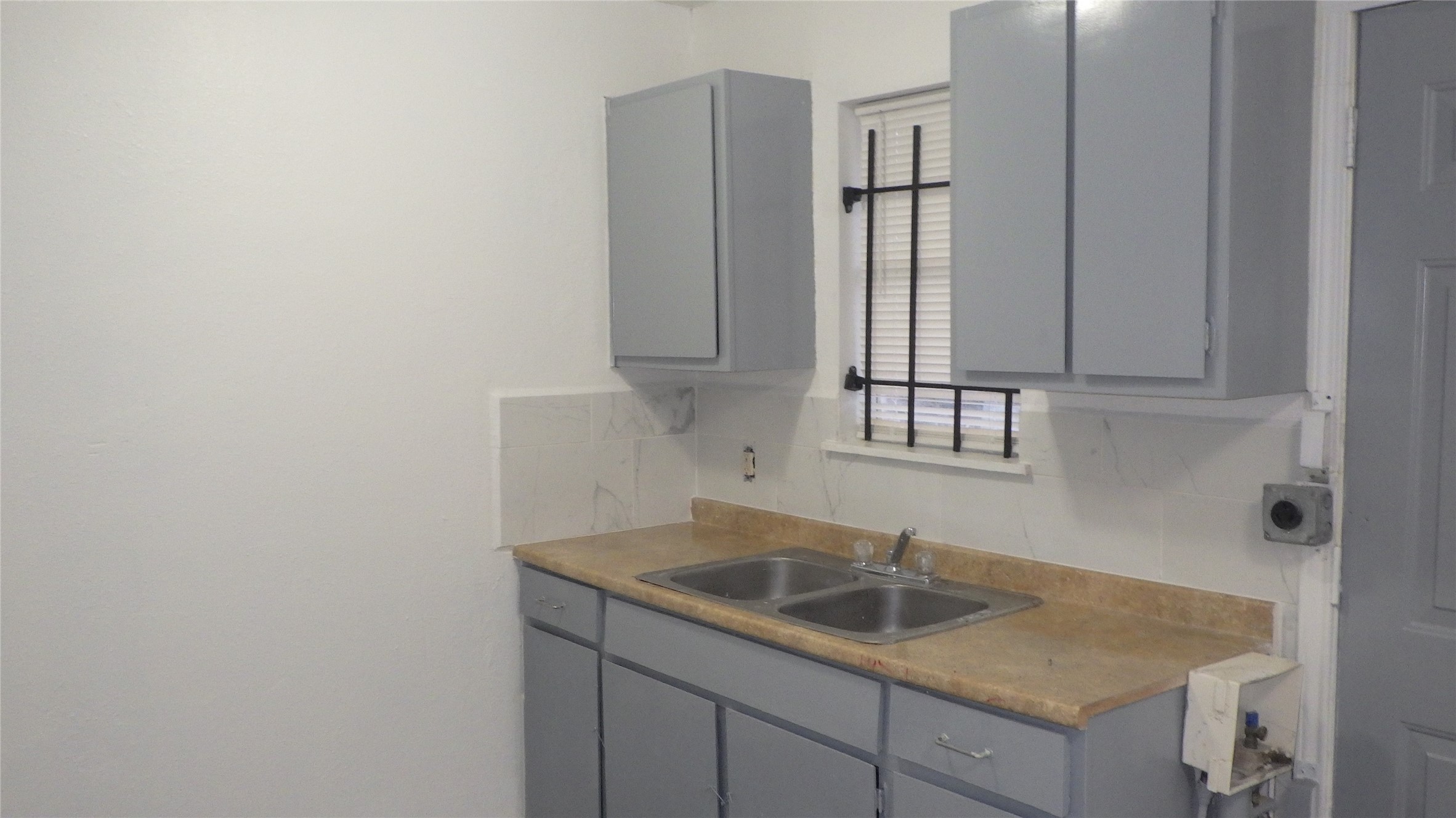 8410 Brandon Street Property Photo 5