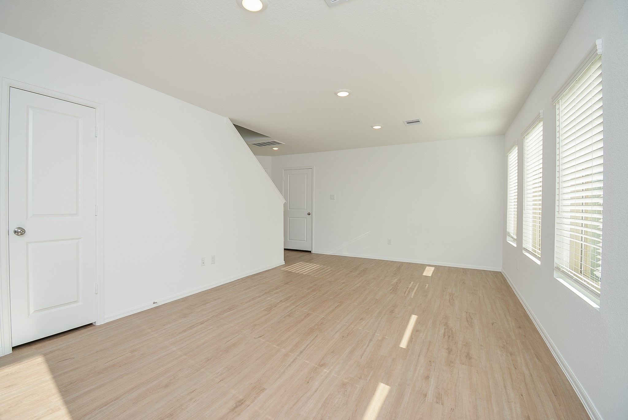 26811 Urraca Dr Property Photo 4