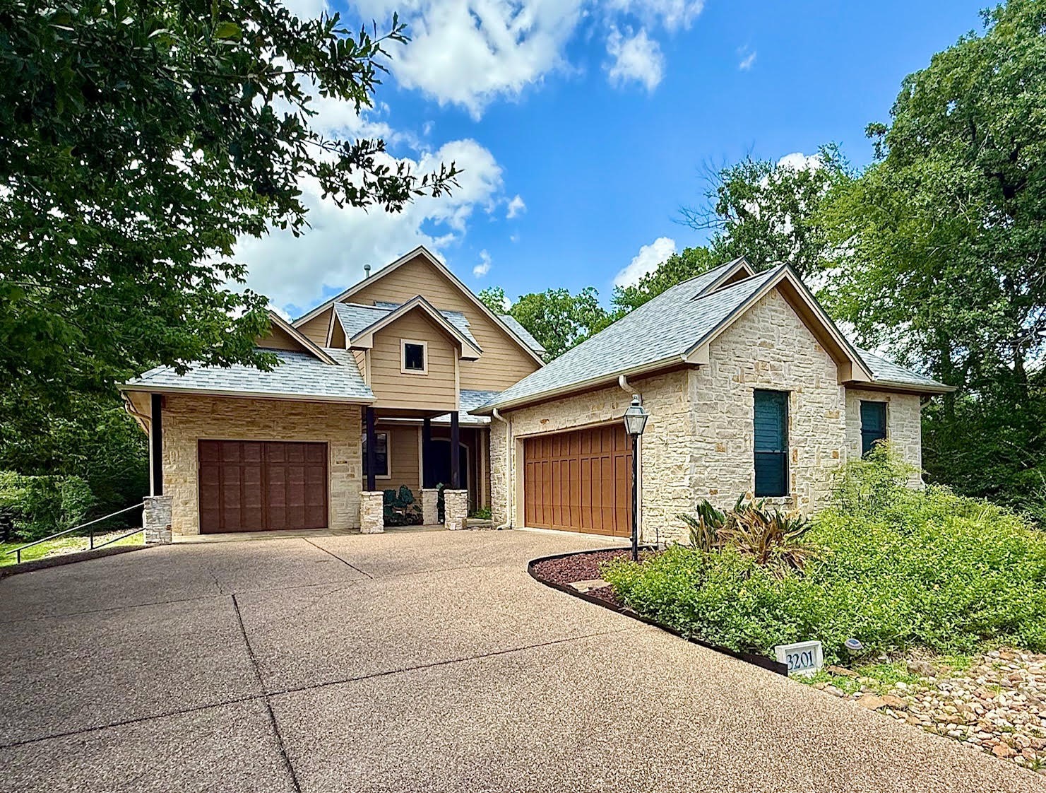 3201 Walnut Creek Court Property Photo 1