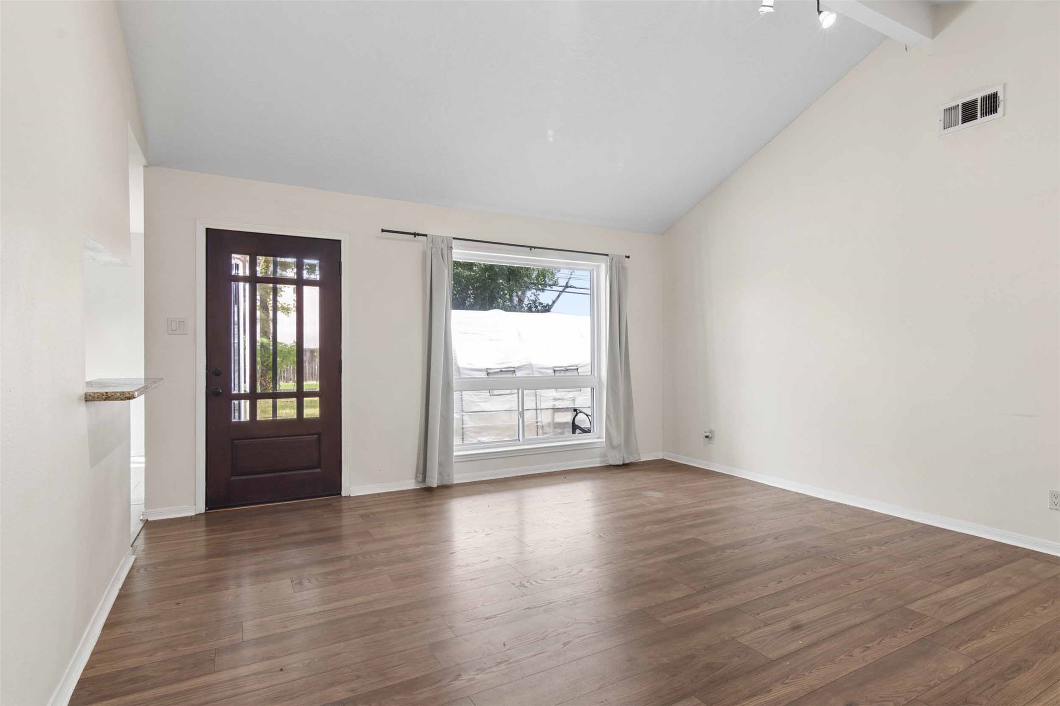 5914 Willowbend Boulevard Property Photo 7