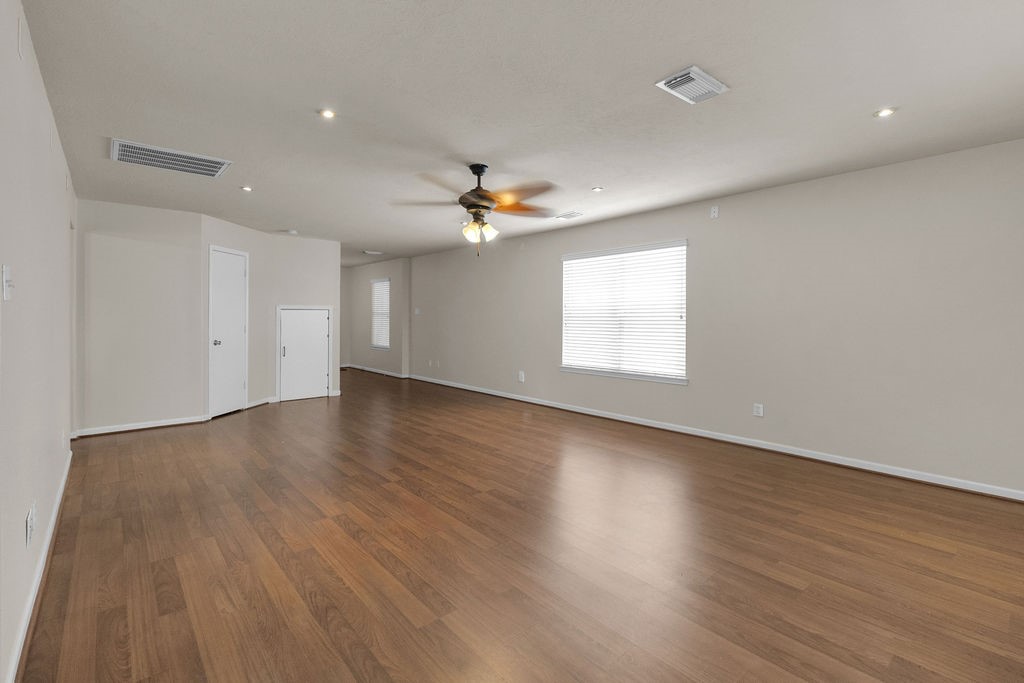 20039 Oland Way Property Photo 3