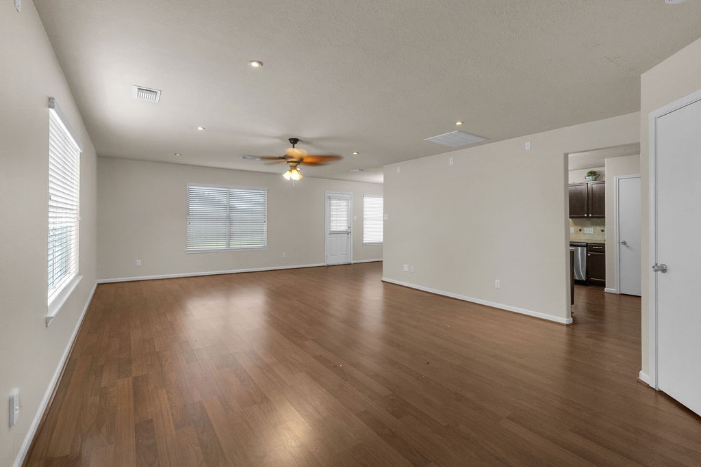 20039 Oland Way Property Photo 6