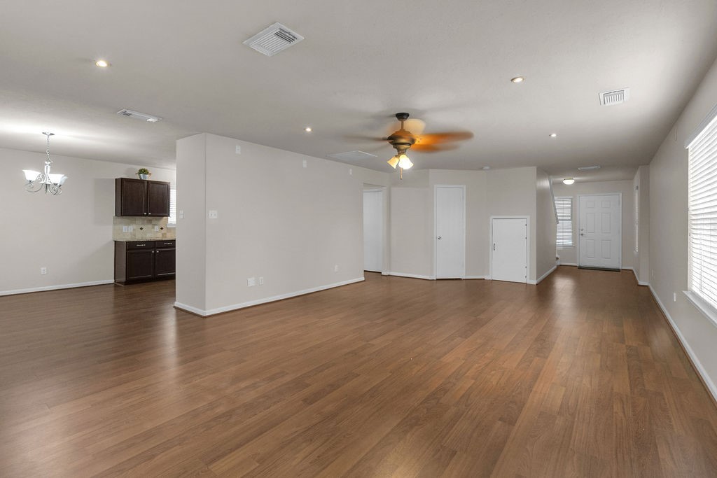 20039 Oland Way Property Photo 7