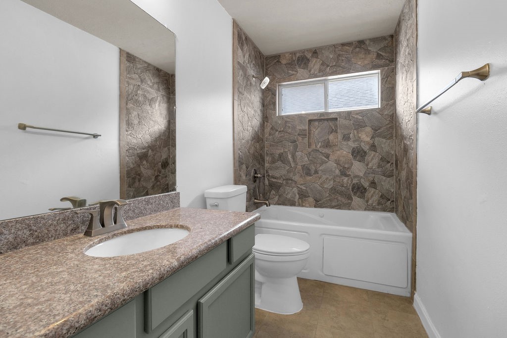 20039 Oland Way Property Photo 24