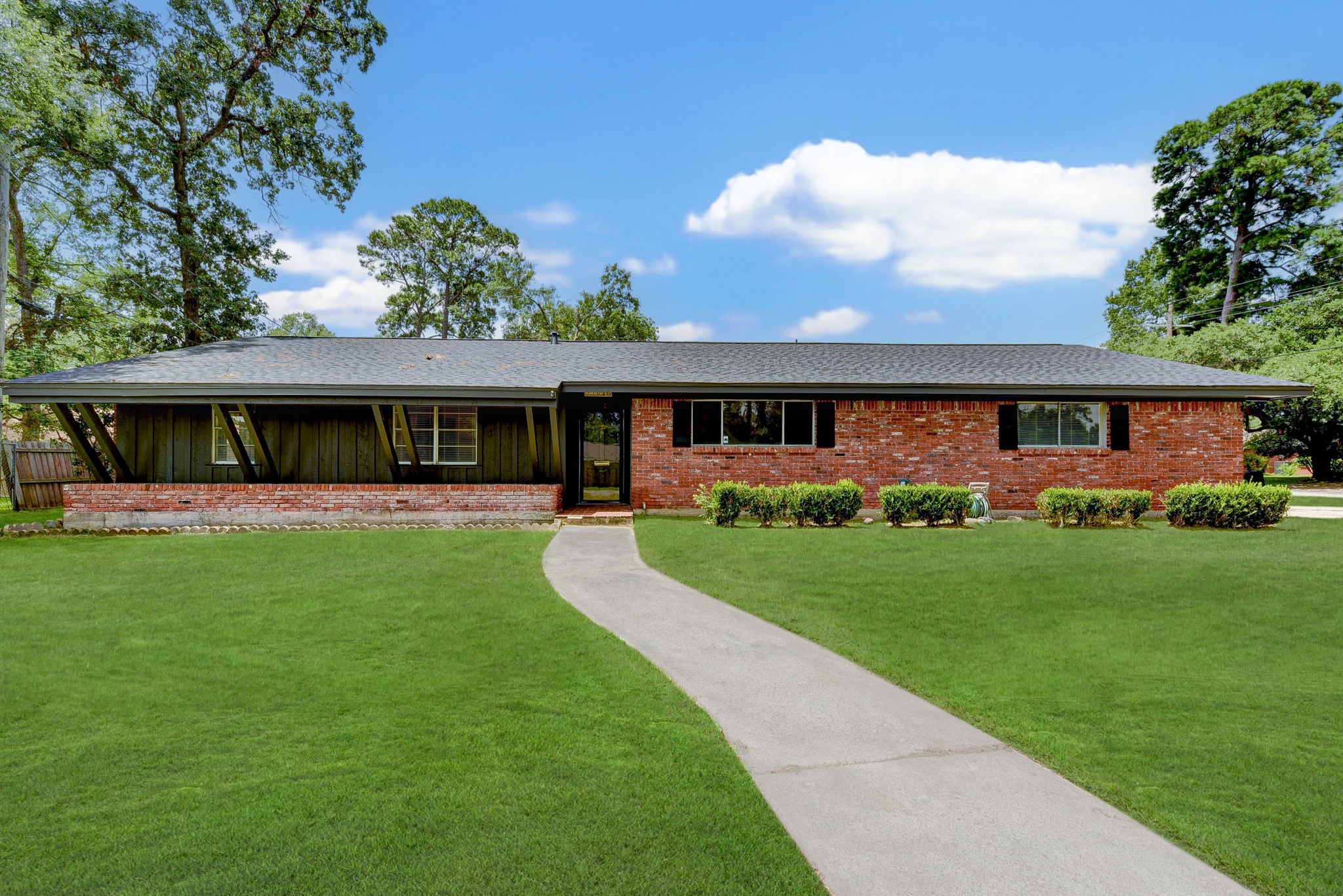 1703 N Roberson Street Property Photo 7