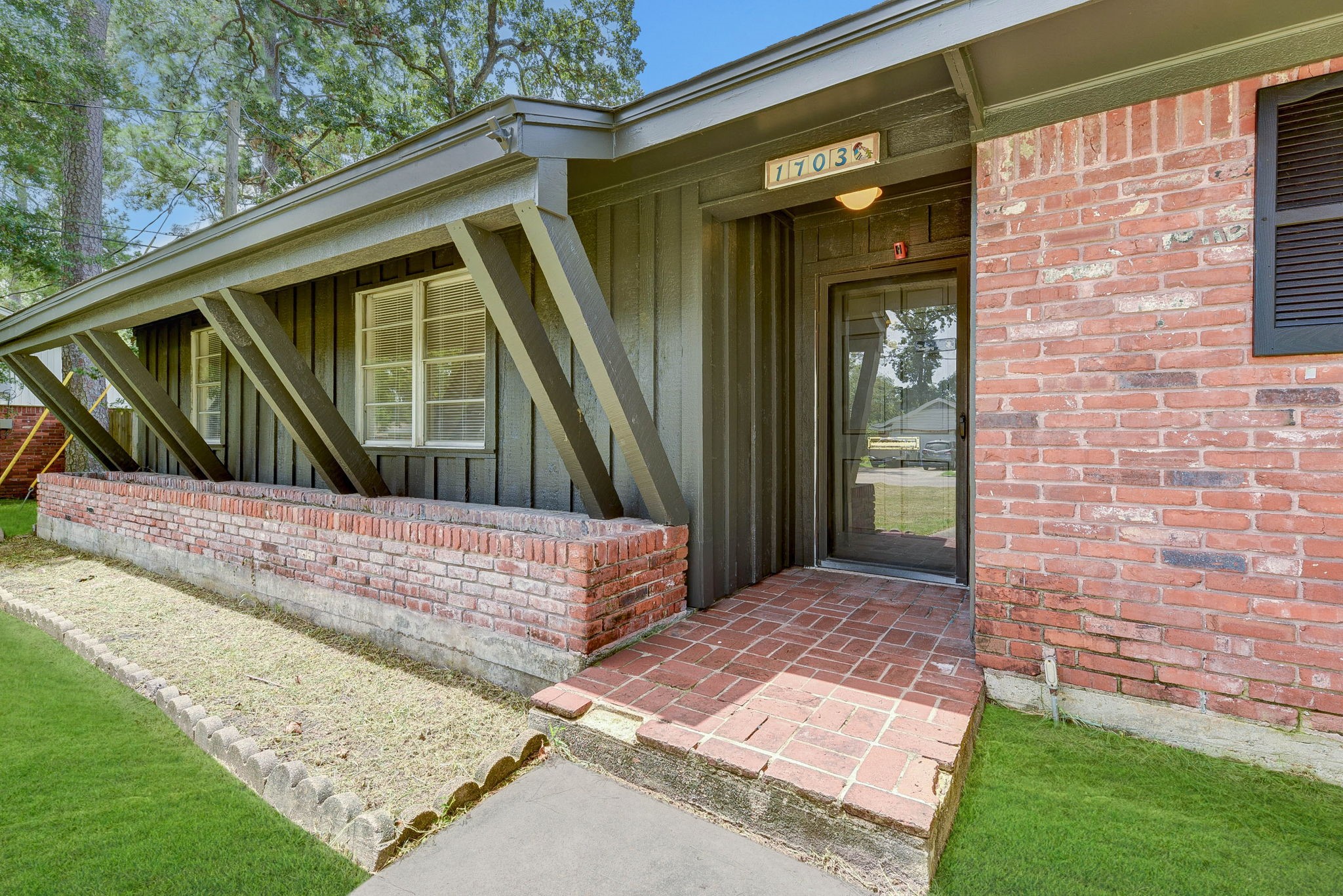 1703 N Roberson Street Property Photo 9
