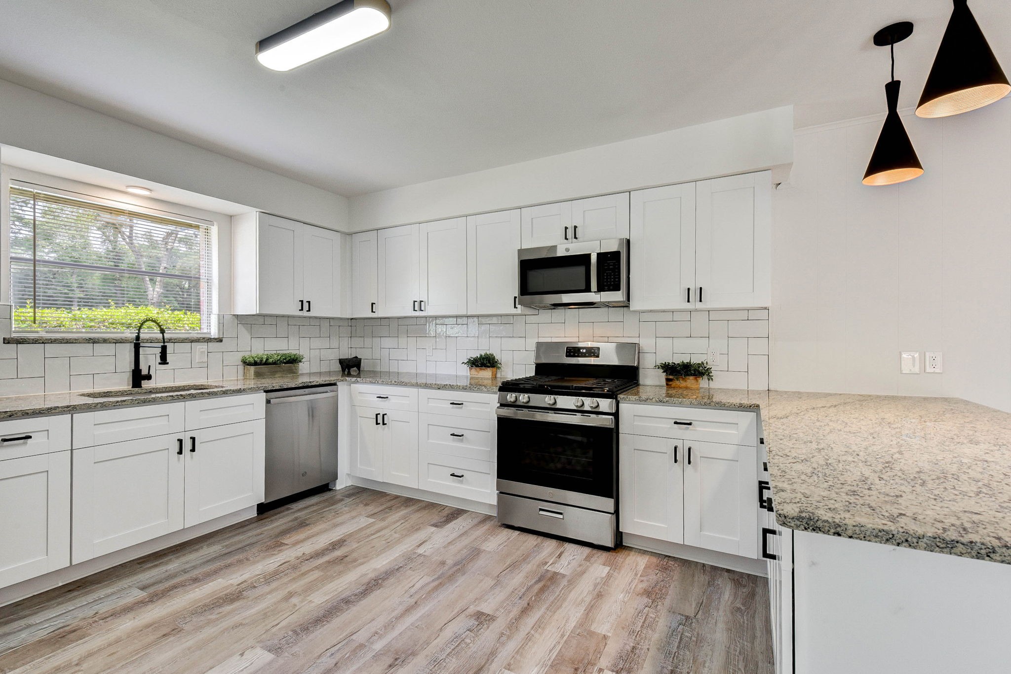 1703 N Roberson Street Property Photo 13