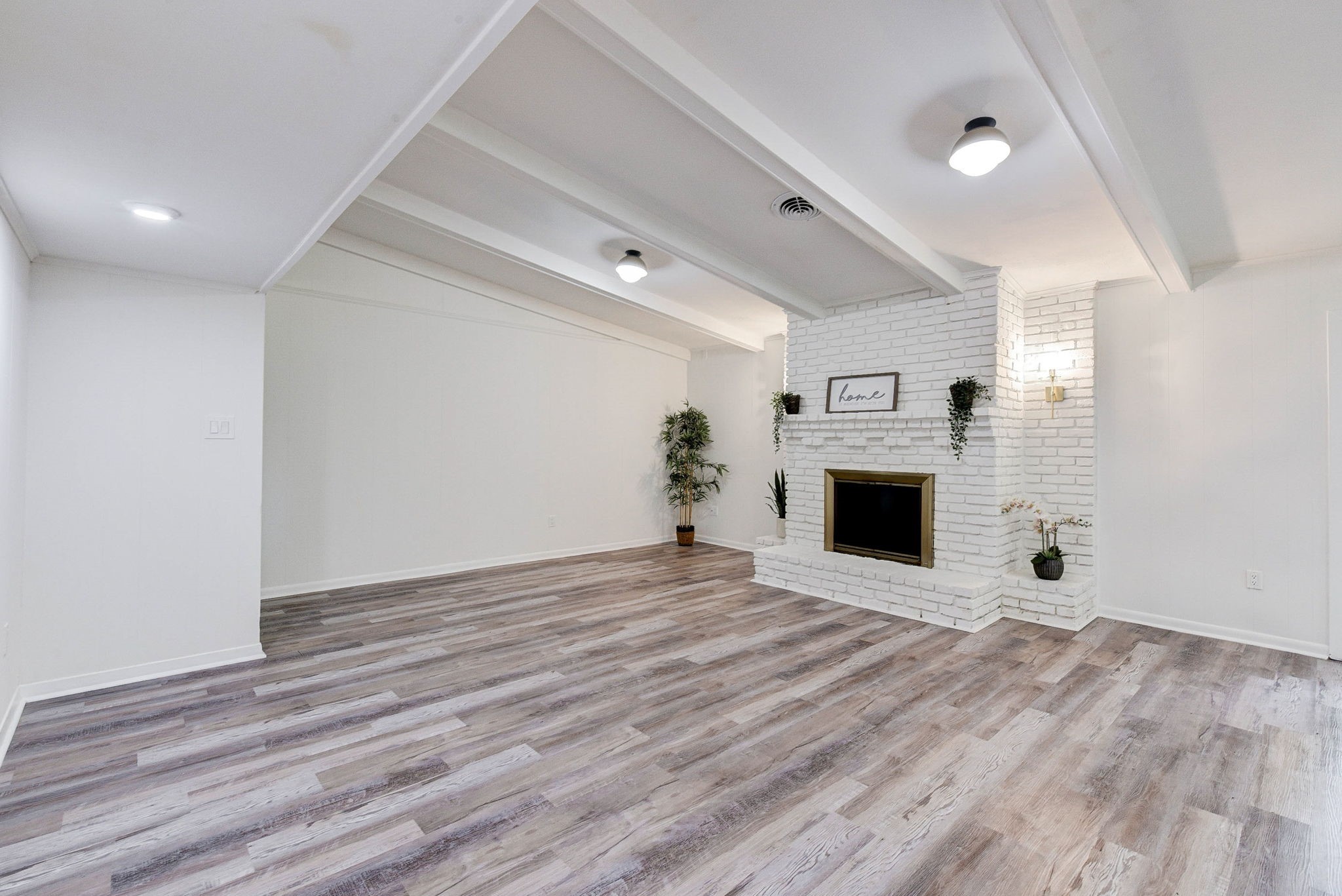1703 N Roberson Street Property Photo 16