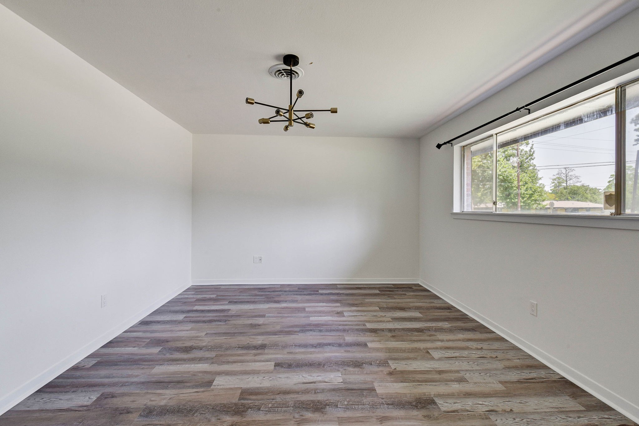 1703 N Roberson Street Property Photo 20