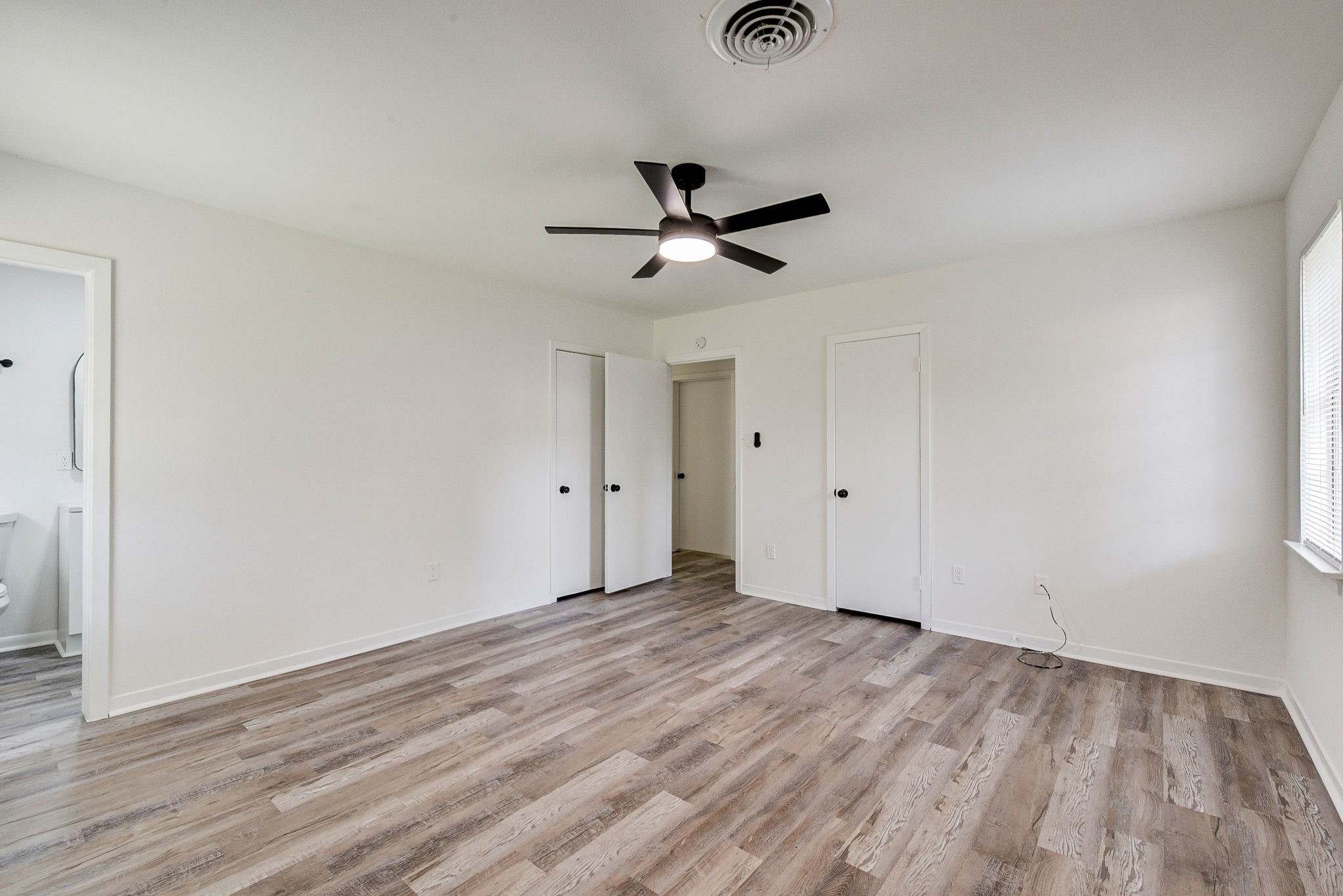 1703 N Roberson Street Property Photo 32