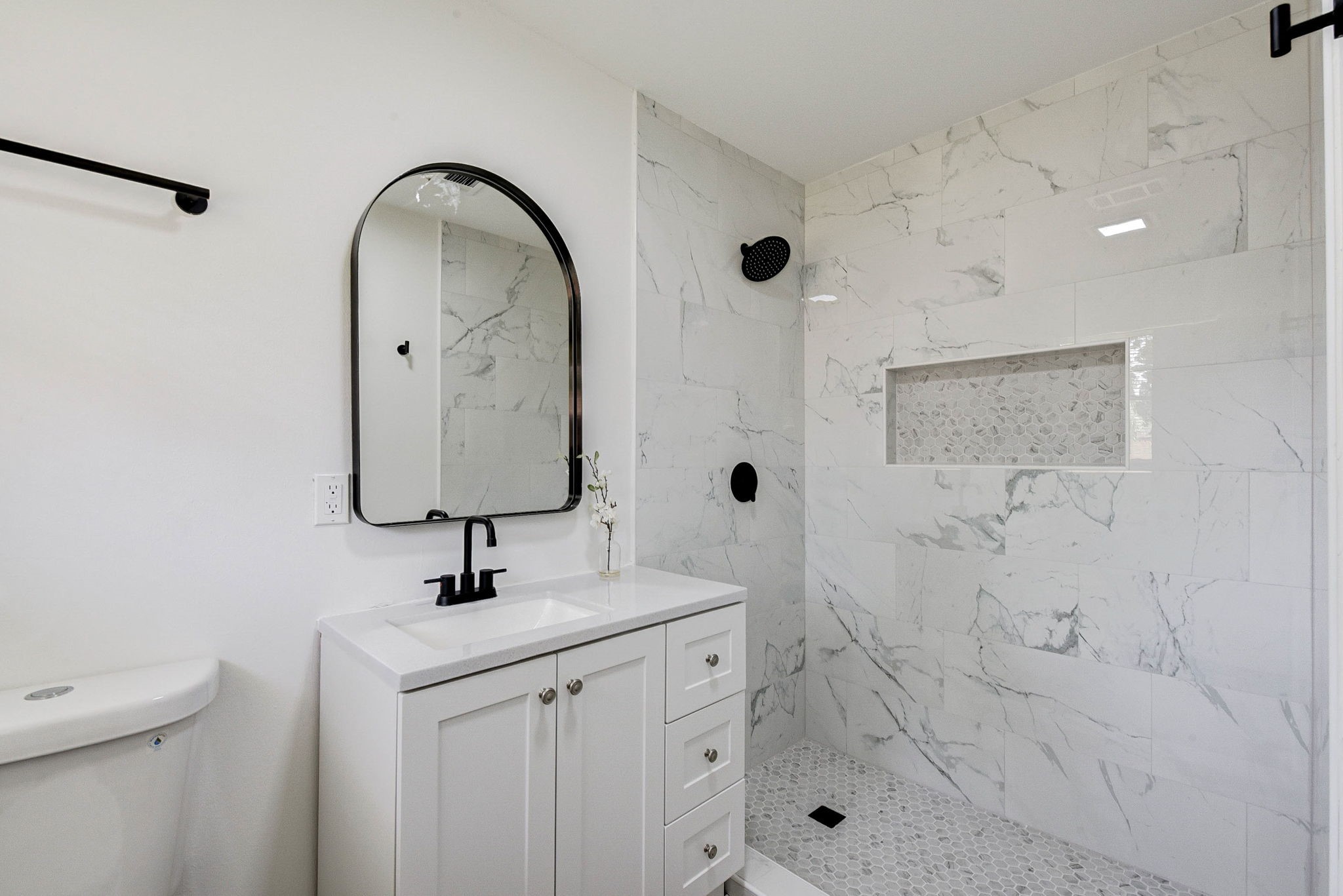 1703 N Roberson Street Property Photo 34