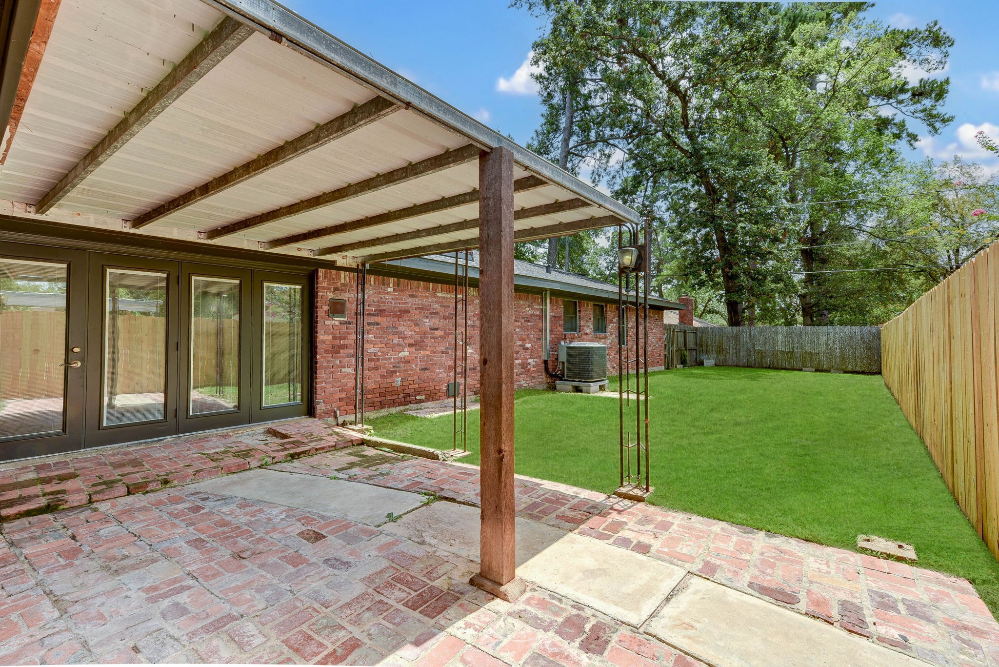 1703 N Roberson Street Property Photo 37