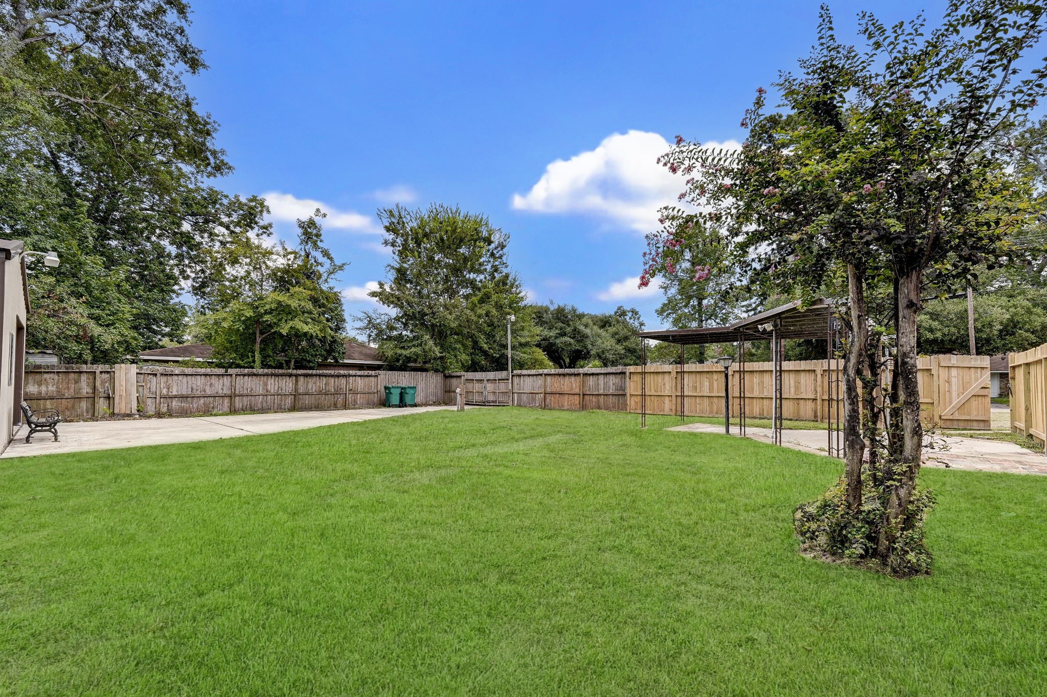 1703 N Roberson Street Property Photo 43