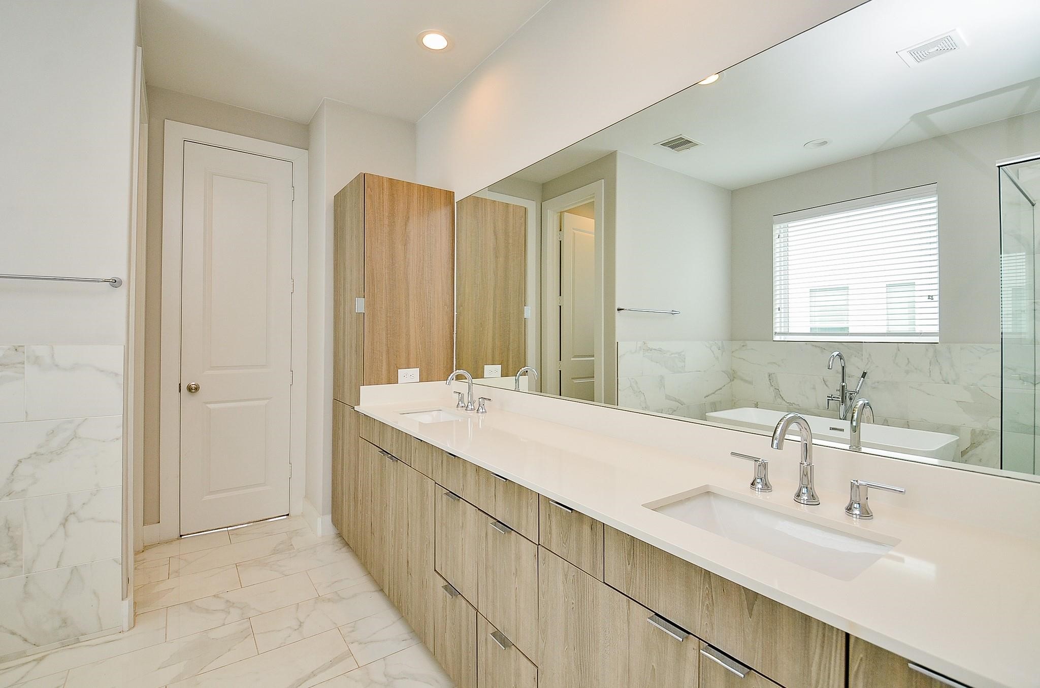 5903 Val Verde Street D Property Photo 14