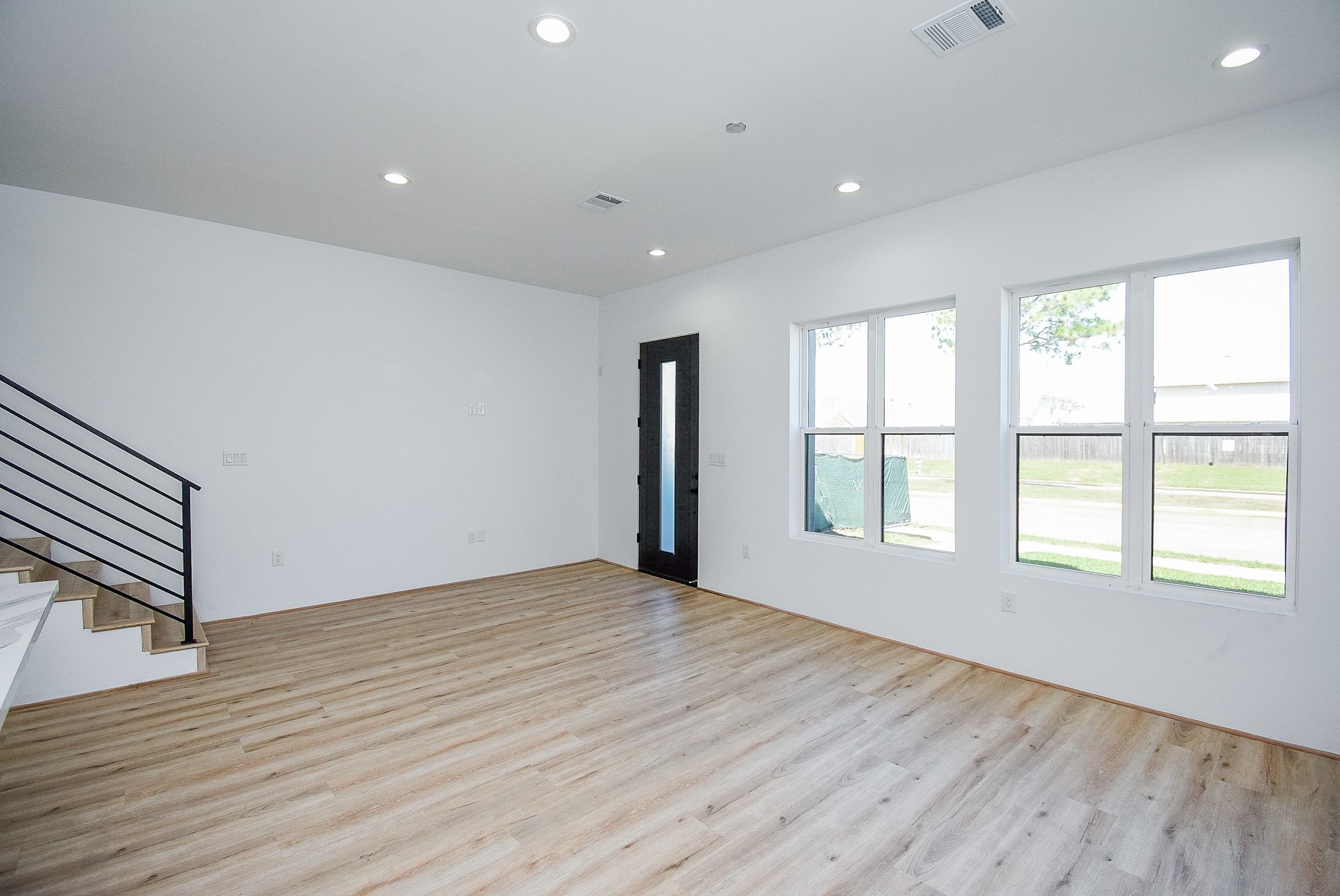 15000 S Richmond Avenue 6 Property Photo 6
