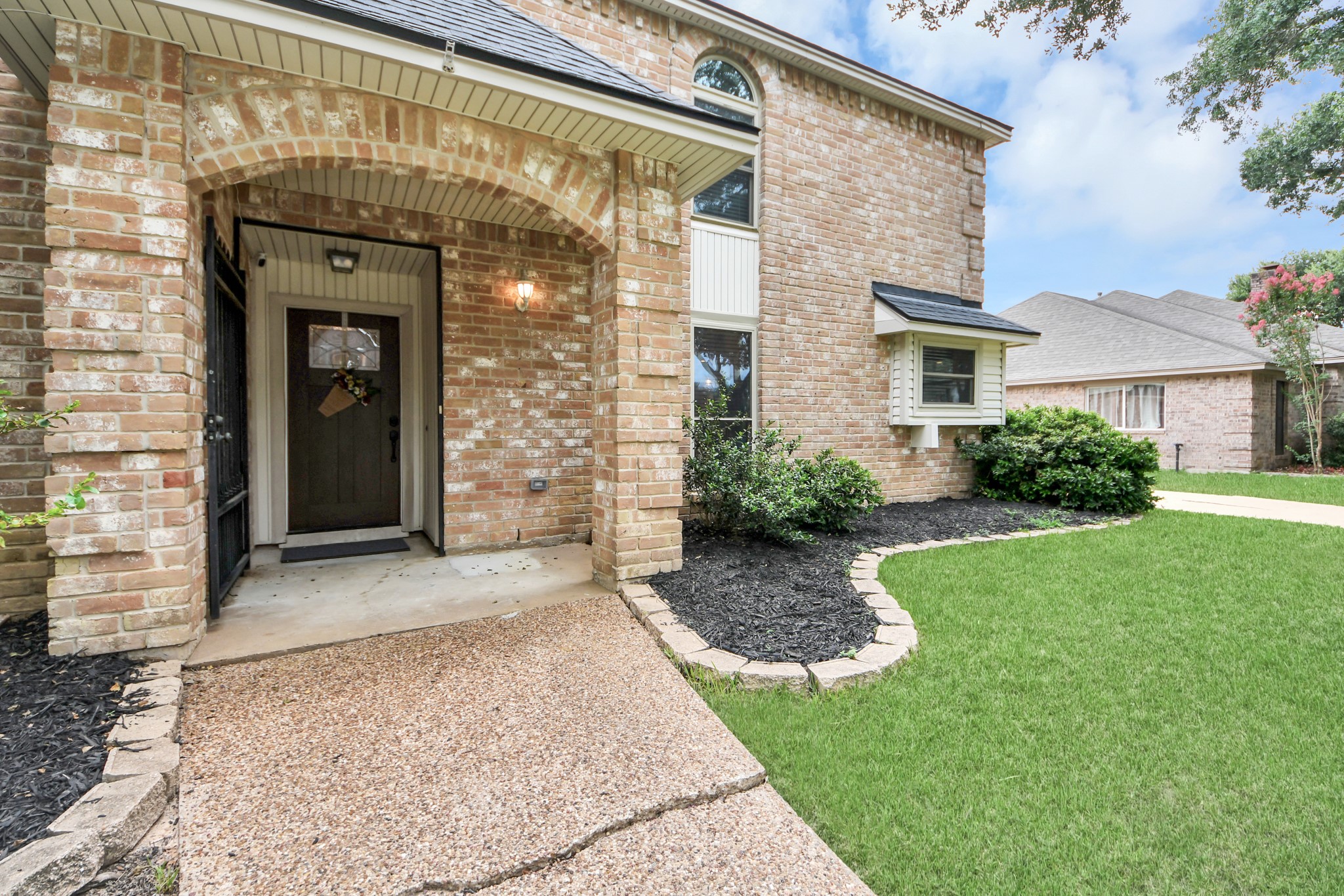 18311 Forest Town Drive Property Photo 3