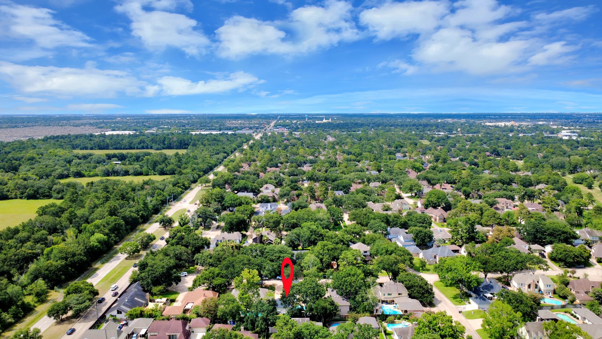 18311 Forest Town Drive Property Photo 9