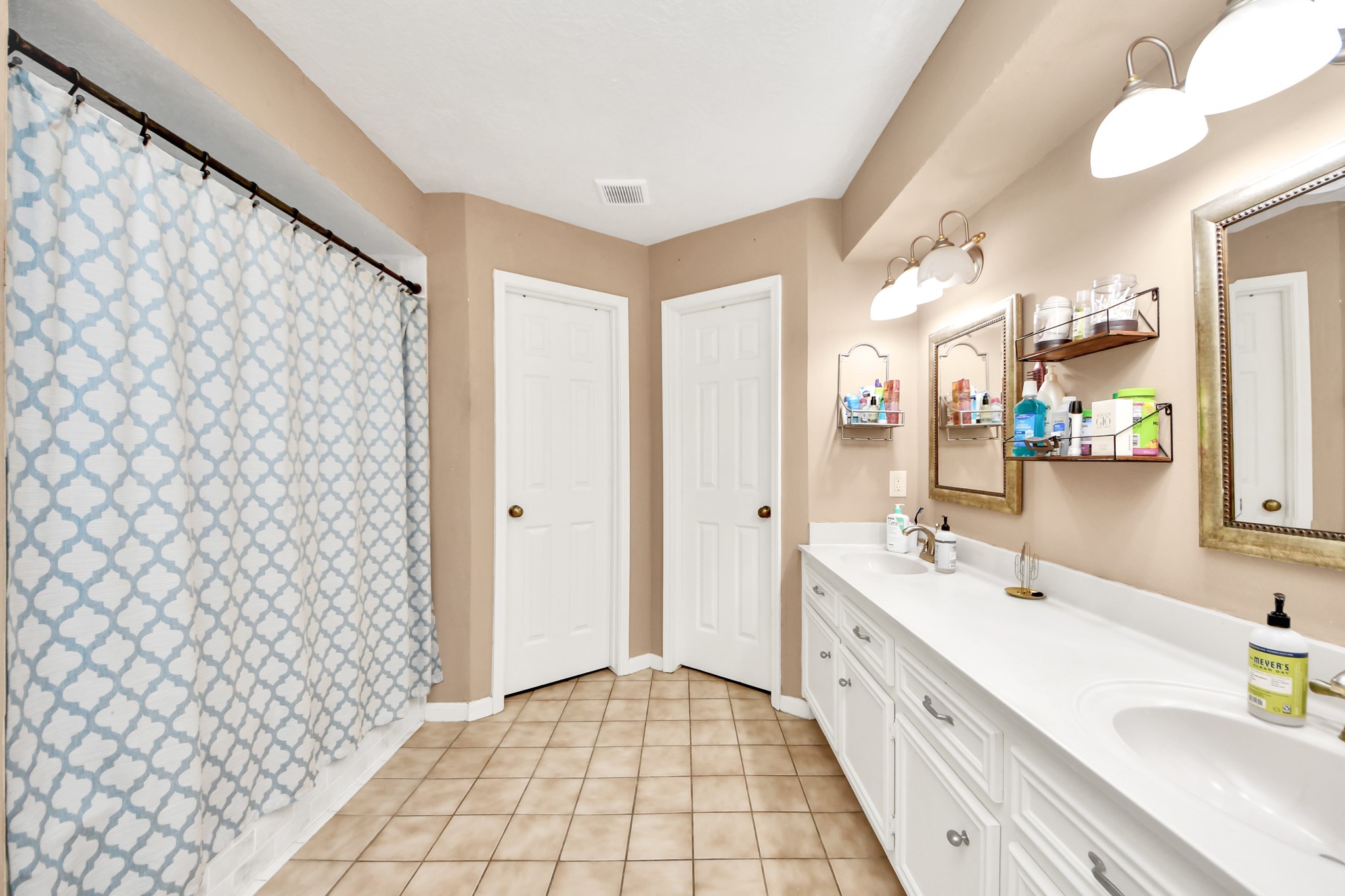 18311 Forest Town Drive Property Photo 22