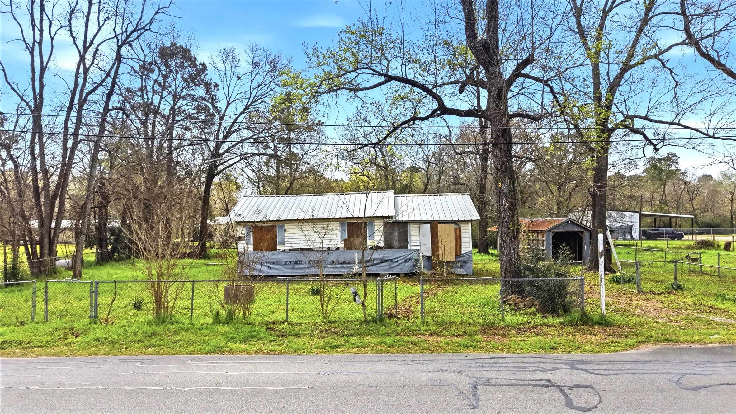 2636 Clanton Road Property Photo 5