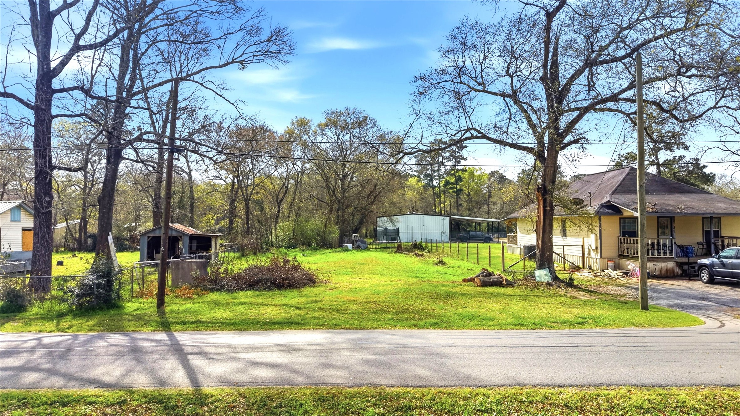 2636 Clanton Road Property Photo 6