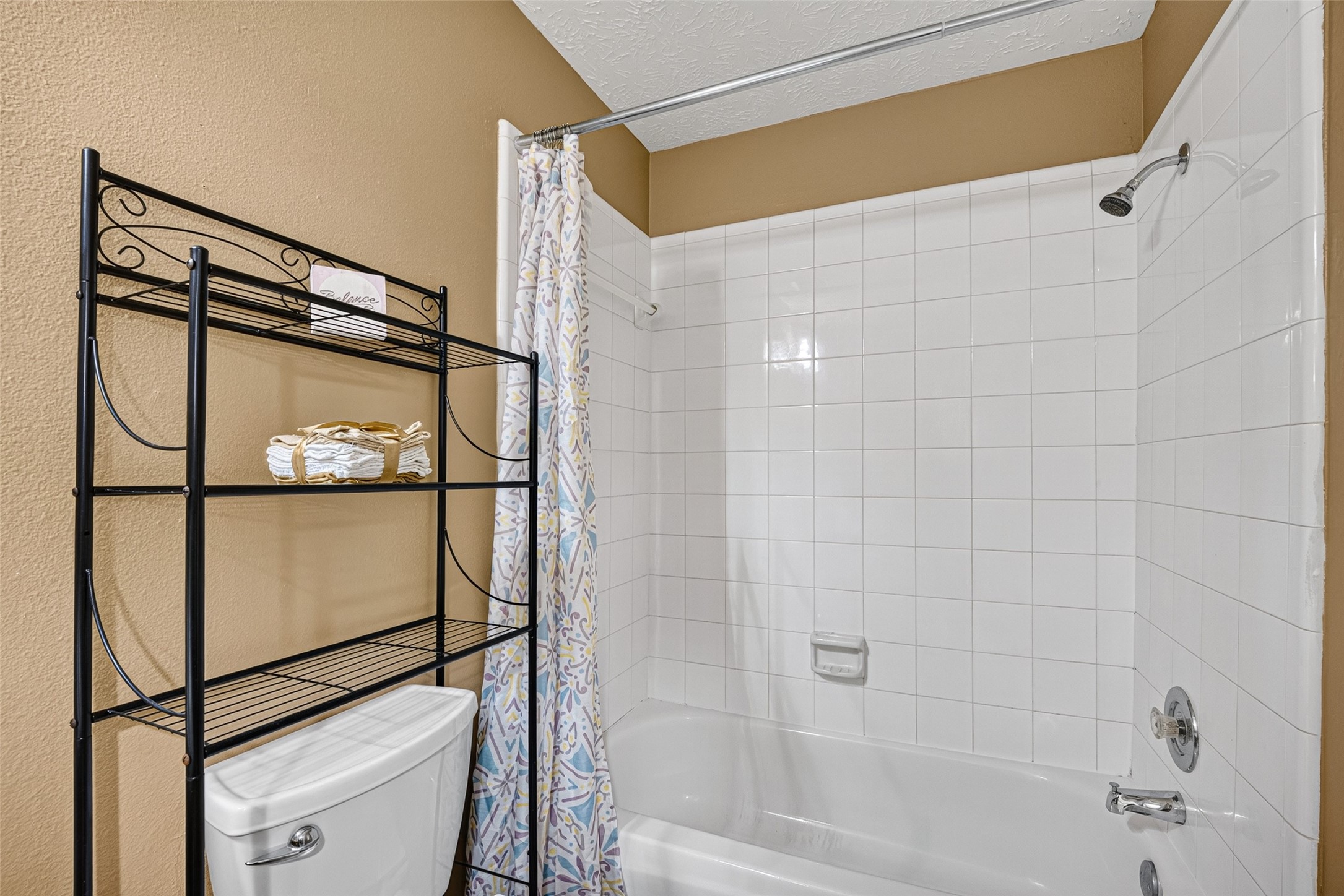 827 N Wellsford Drive Property Photo 23