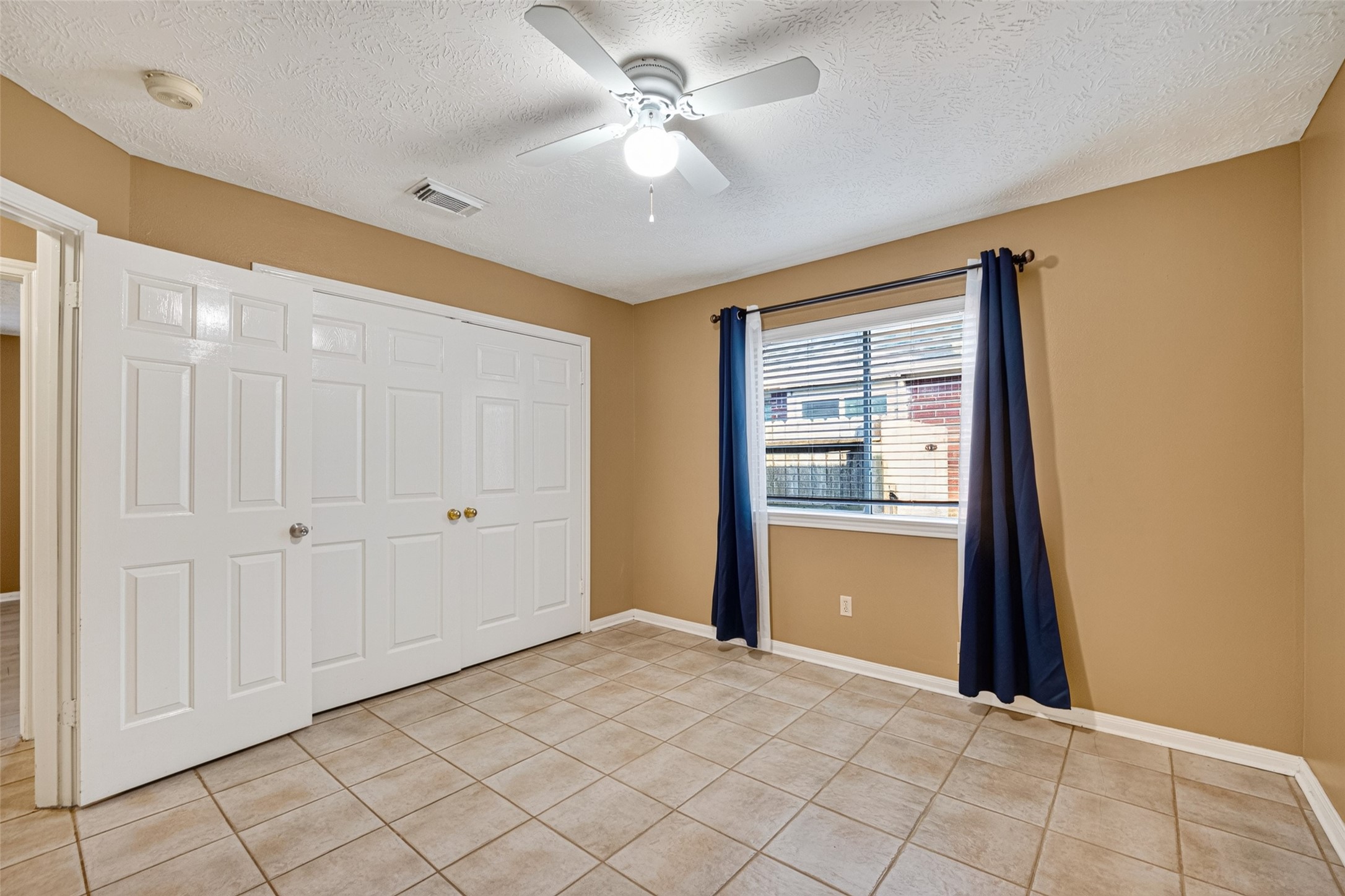 827 N Wellsford Drive Property Photo 25