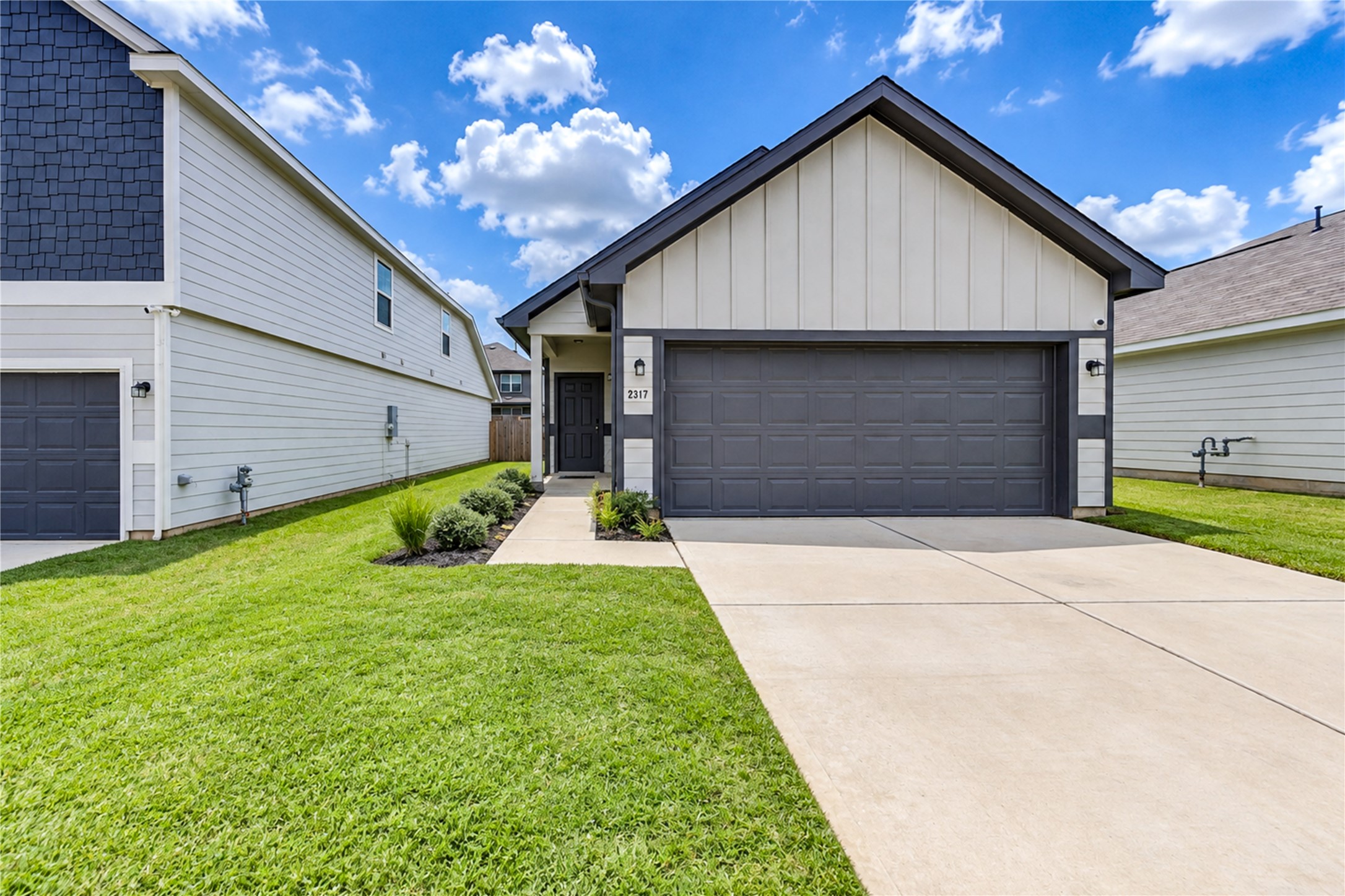 2317 Green Sturgeon Court Property Photo 4